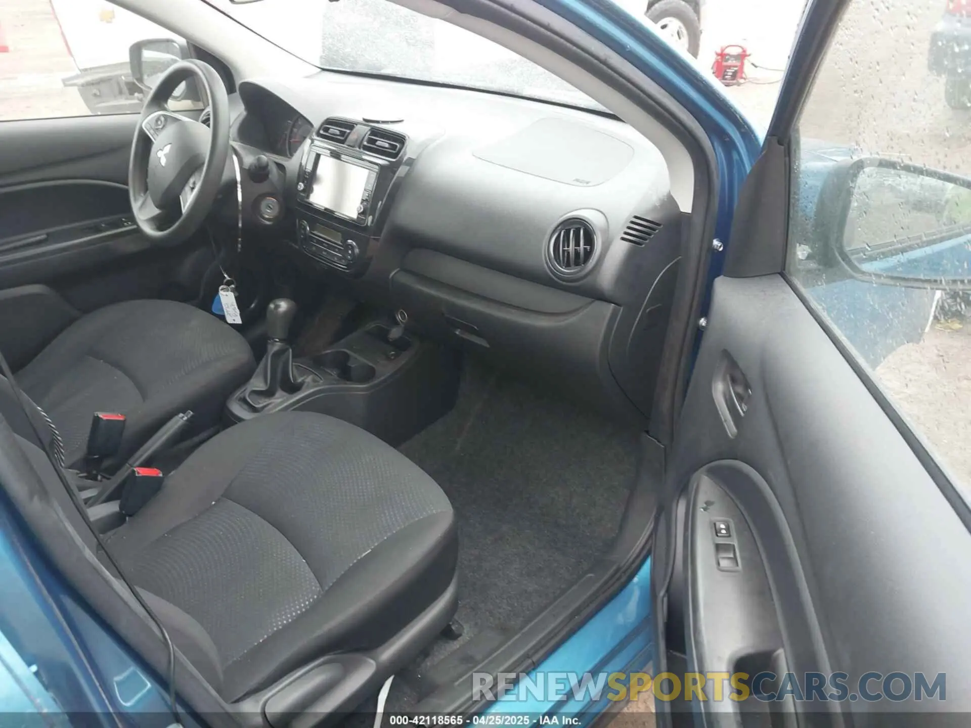 5 fotografías del automóvil dañado ML32F3FJ6LHF02533 MITSUBISHI MIRAGE G4 2020