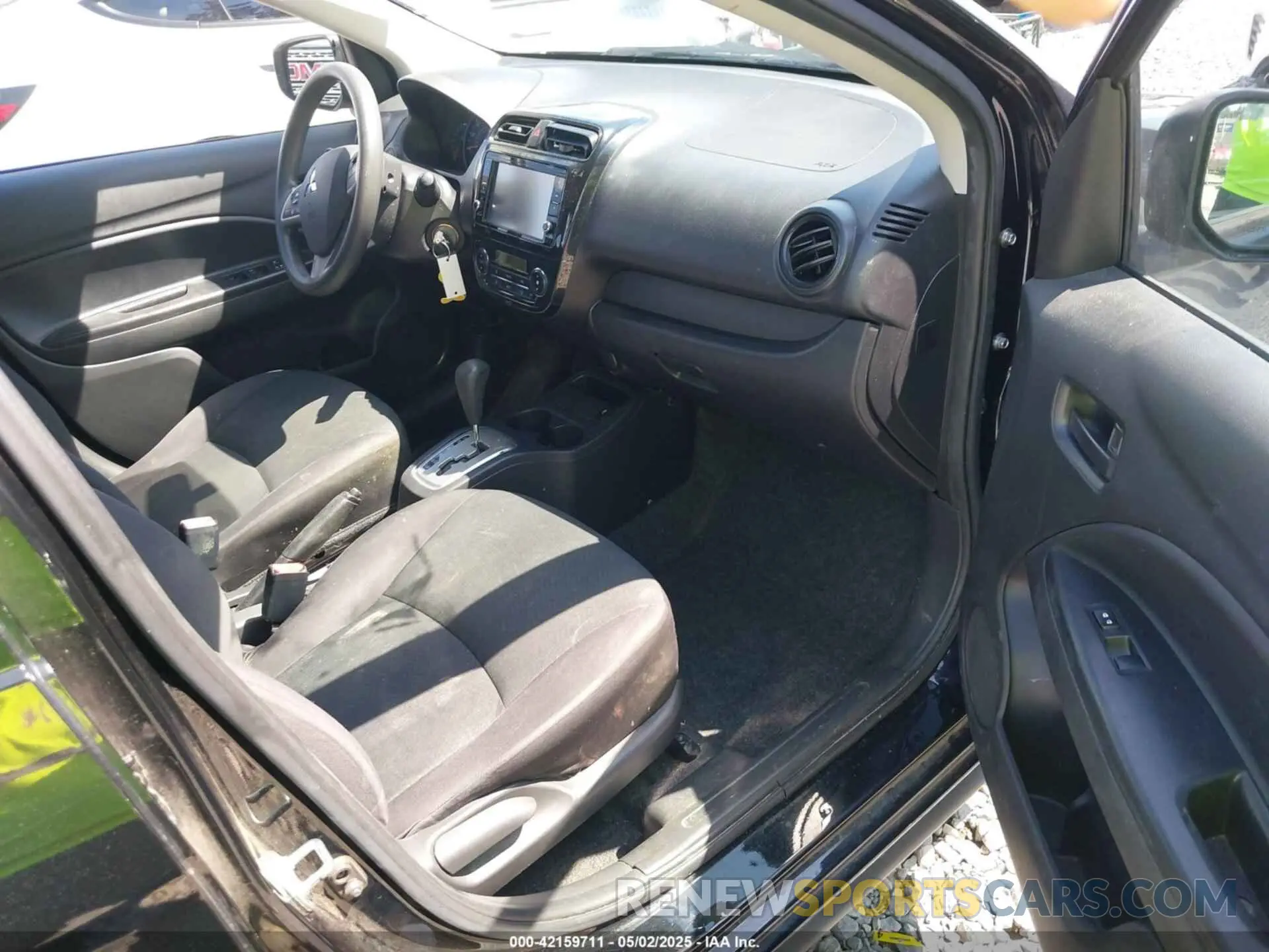 5 fotografías del automóvil dañado ML32F3FJ8LHF08513 MITSUBISHI MIRAGE G4 2020