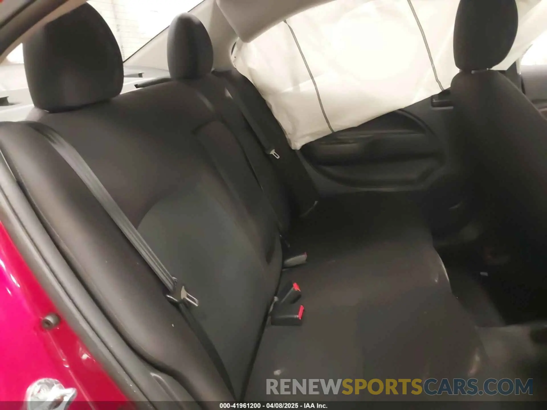 8 fotografías del automóvil dañado ML32F3FJXLHF00235 MITSUBISHI MIRAGE G4 2020