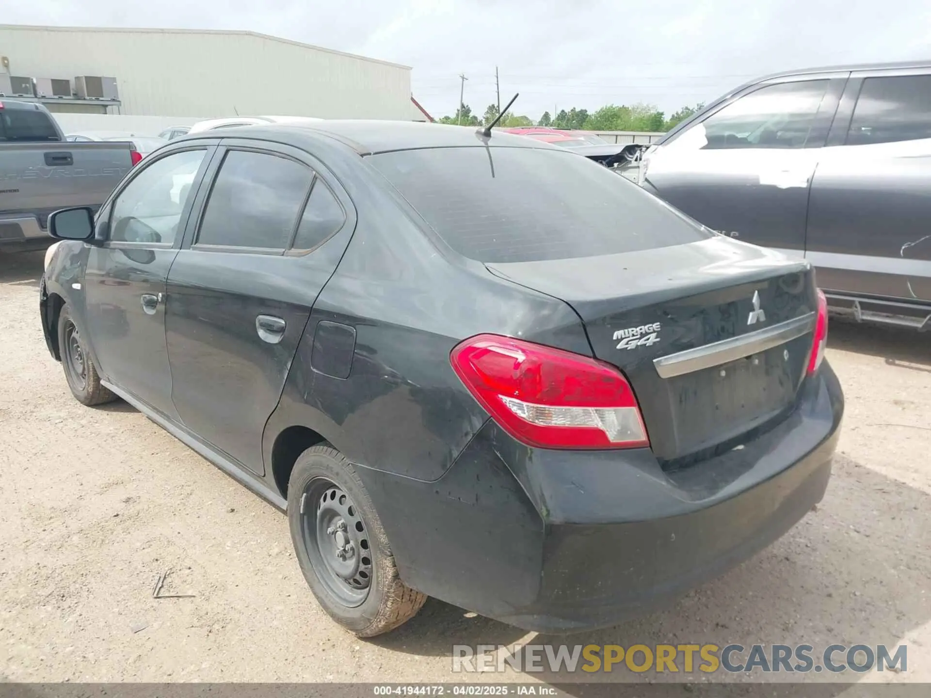 3 fotografías del automóvil dañado ML32F3FJXLHF10988 MITSUBISHI MIRAGE G4 2020