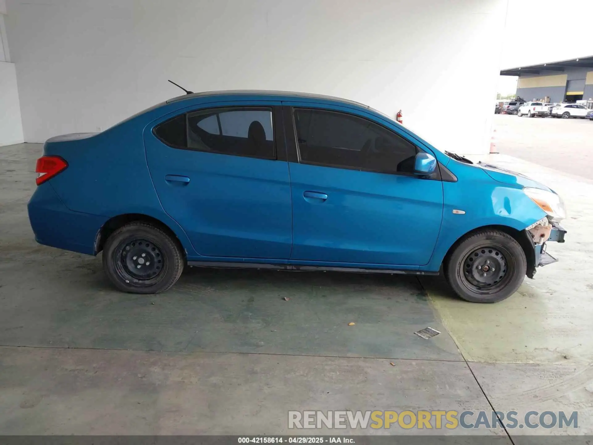 14 fotografías del automóvil dañado ML32F3FJXLHF11347 MITSUBISHI MIRAGE G4 2020