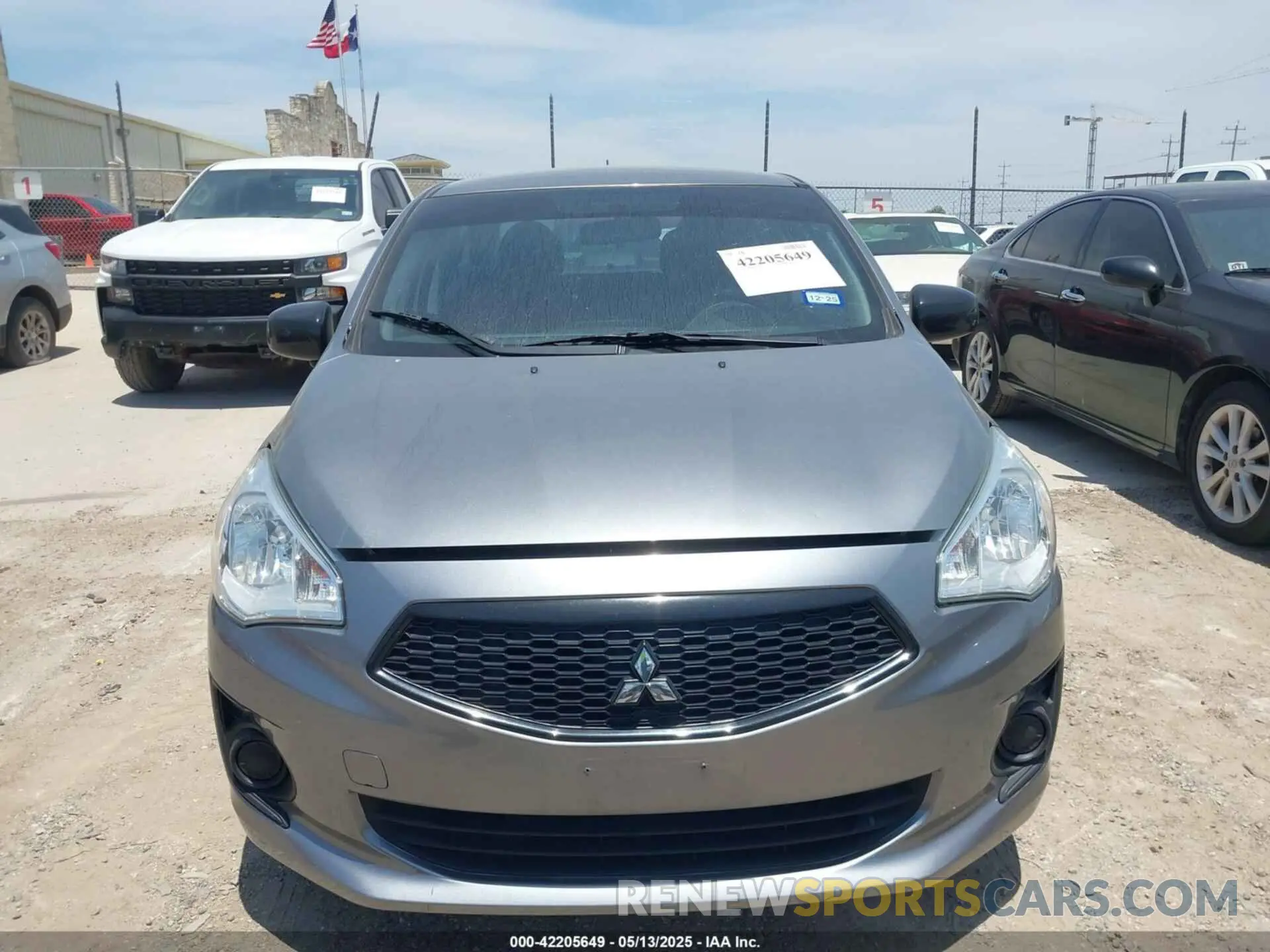 12 fotografías del automóvil dañado ML32F4FJ1LHF02199 MITSUBISHI MIRAGE G4 2020