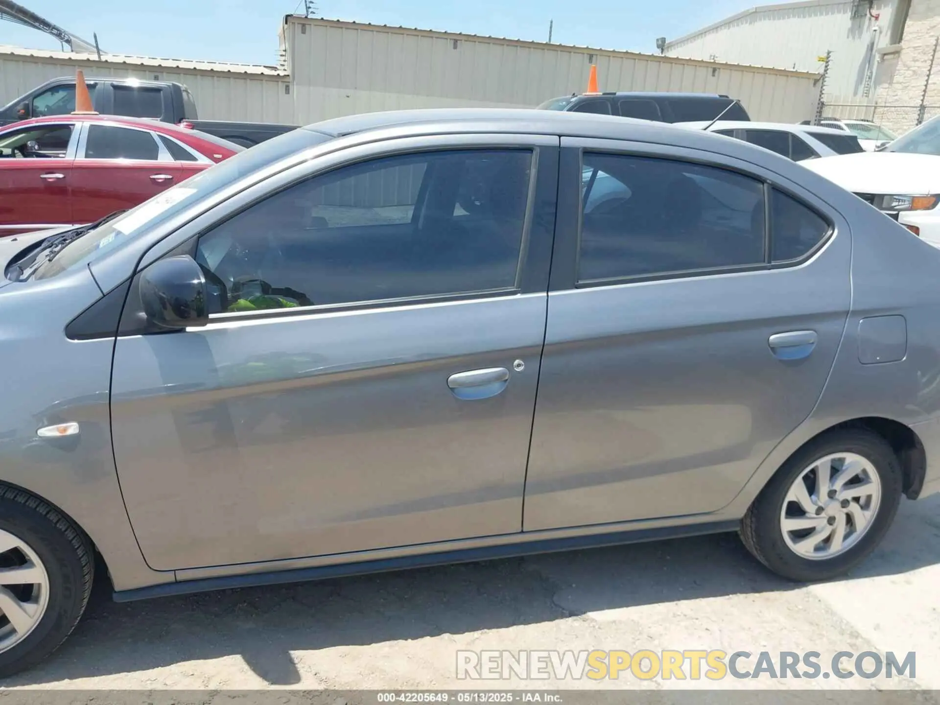 14 fotografías del automóvil dañado ML32F4FJ1LHF02199 MITSUBISHI MIRAGE G4 2020