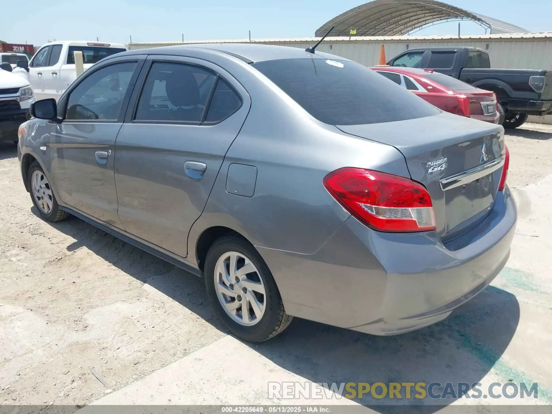 3 fotografías del automóvil dañado ML32F4FJ1LHF02199 MITSUBISHI MIRAGE G4 2020