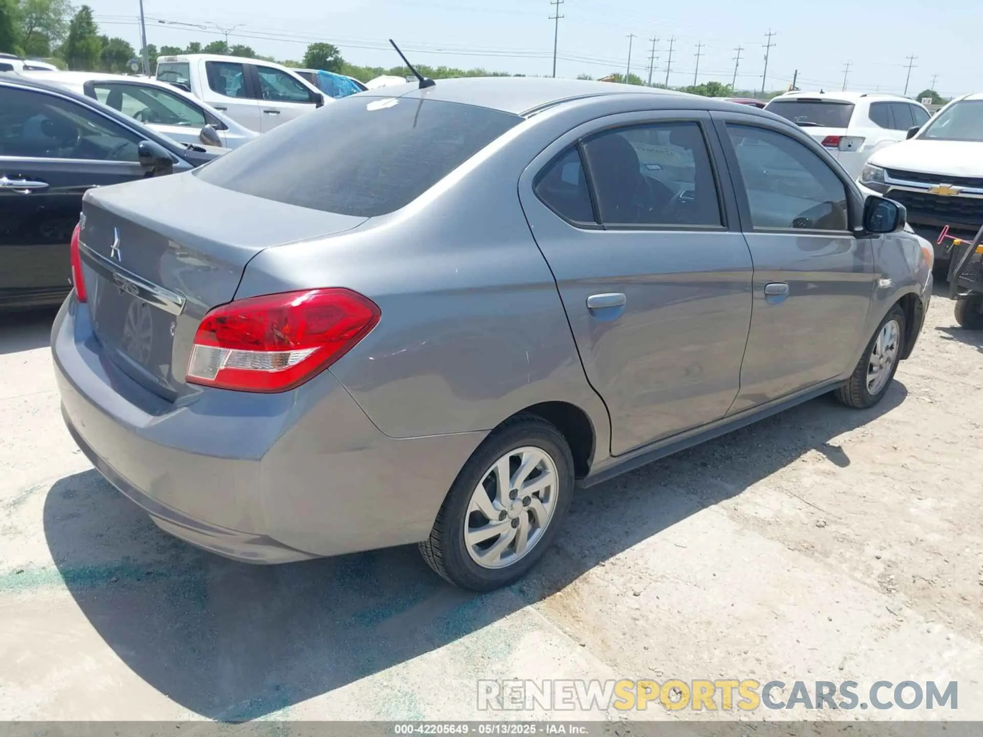 4 fotografías del automóvil dañado ML32F4FJ1LHF02199 MITSUBISHI MIRAGE G4 2020