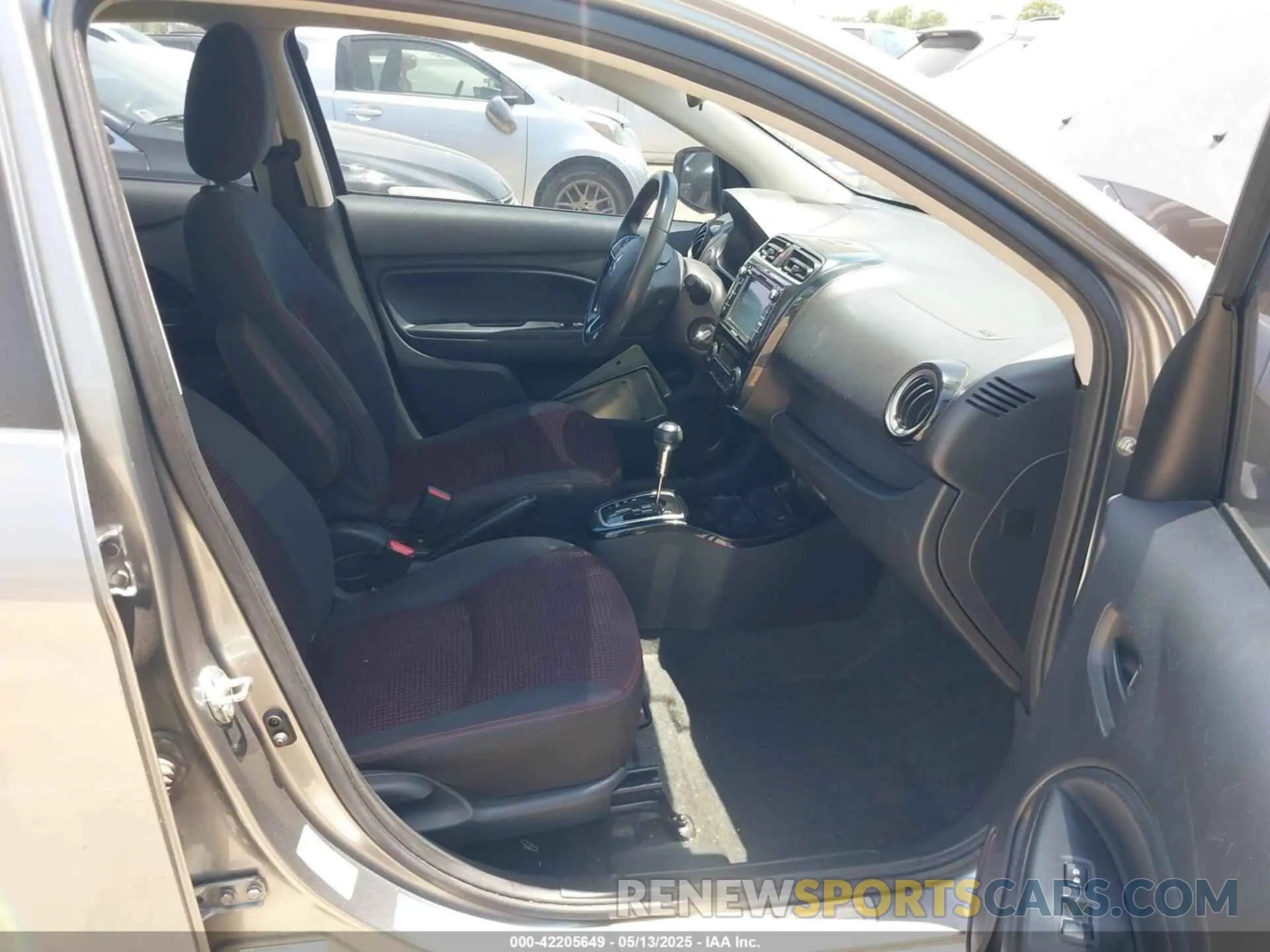 5 fotografías del automóvil dañado ML32F4FJ1LHF02199 MITSUBISHI MIRAGE G4 2020
