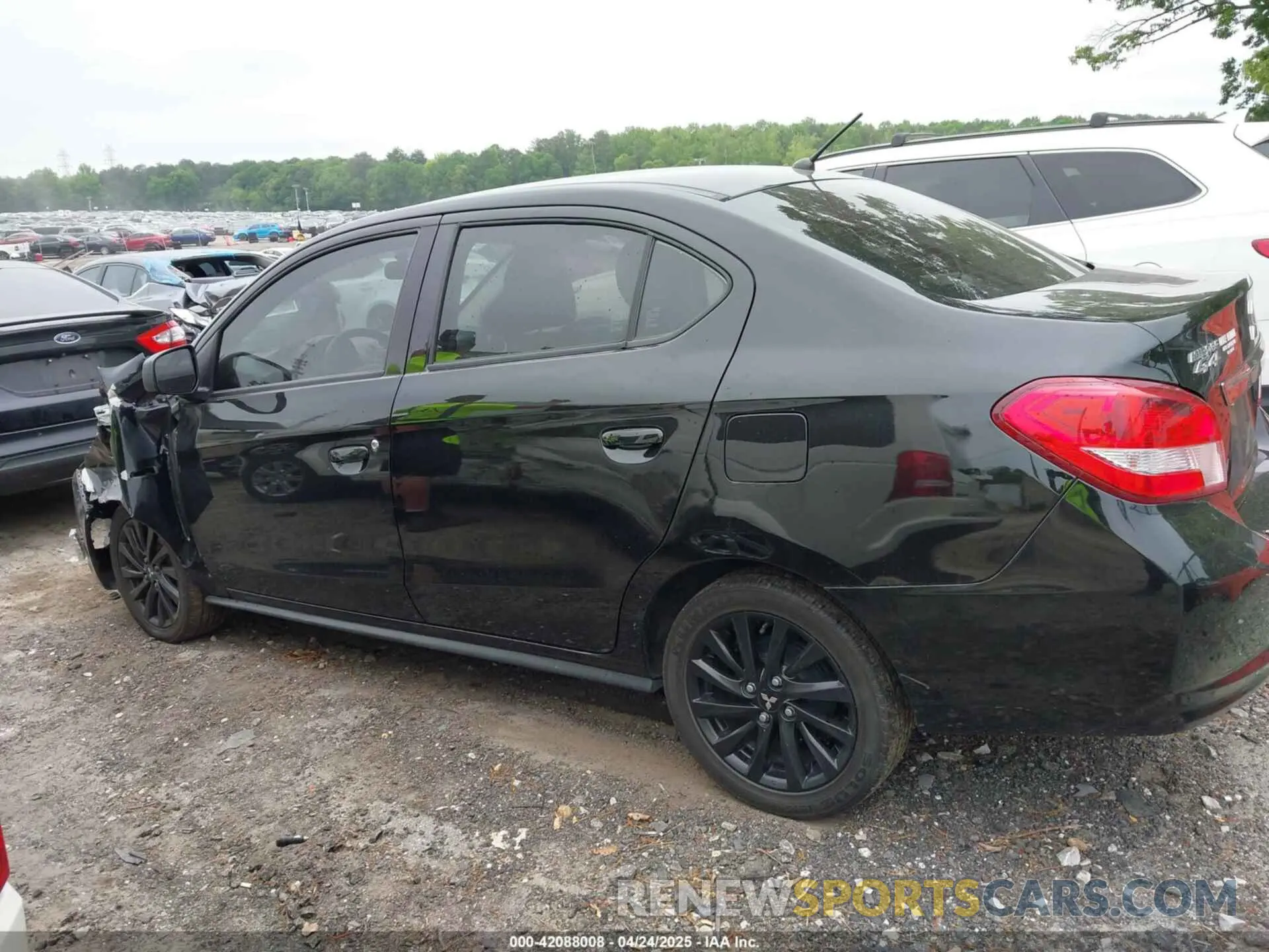 13 fotografías del automóvil dañado ML32F4FJ1LHF07158 MITSUBISHI MIRAGE G4 2020