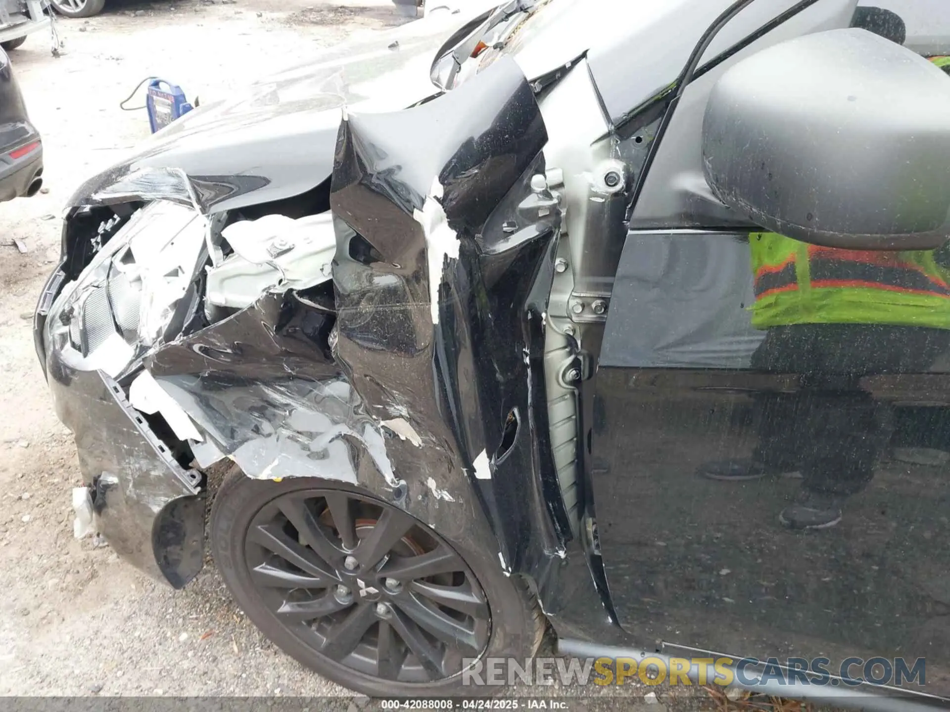 16 fotografías del automóvil dañado ML32F4FJ1LHF07158 MITSUBISHI MIRAGE G4 2020