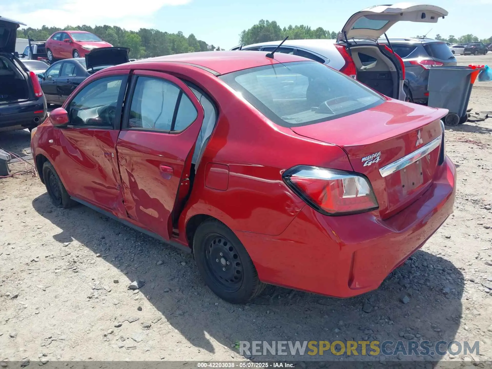 3 fotografías del automóvil dañado ML32FUFJ1MHF00762 MITSUBISHI MIRAGE G4 2021