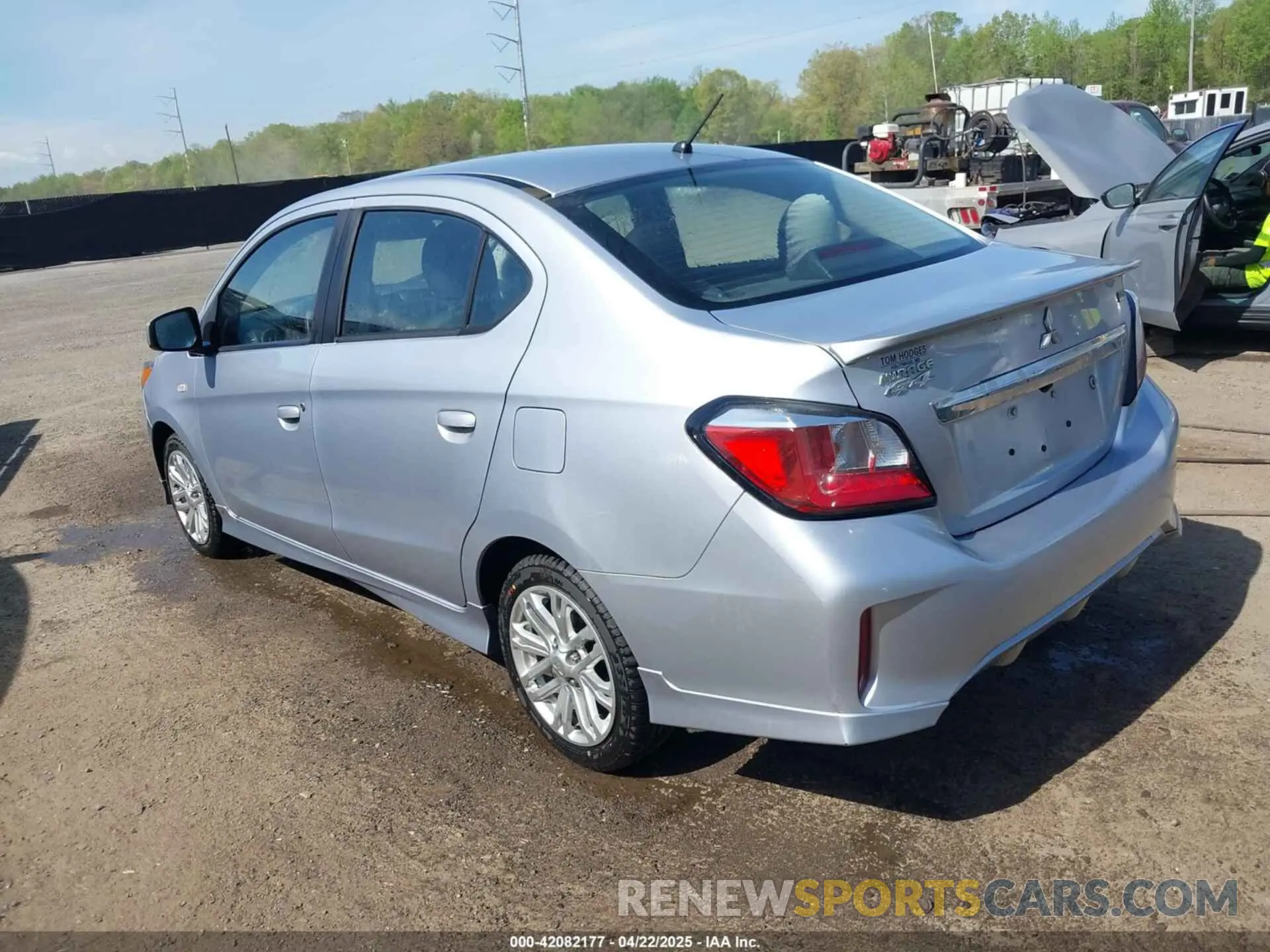 3 fotografías del automóvil dañado ML32FUFJ6MHF04077 MITSUBISHI MIRAGE G4 2021