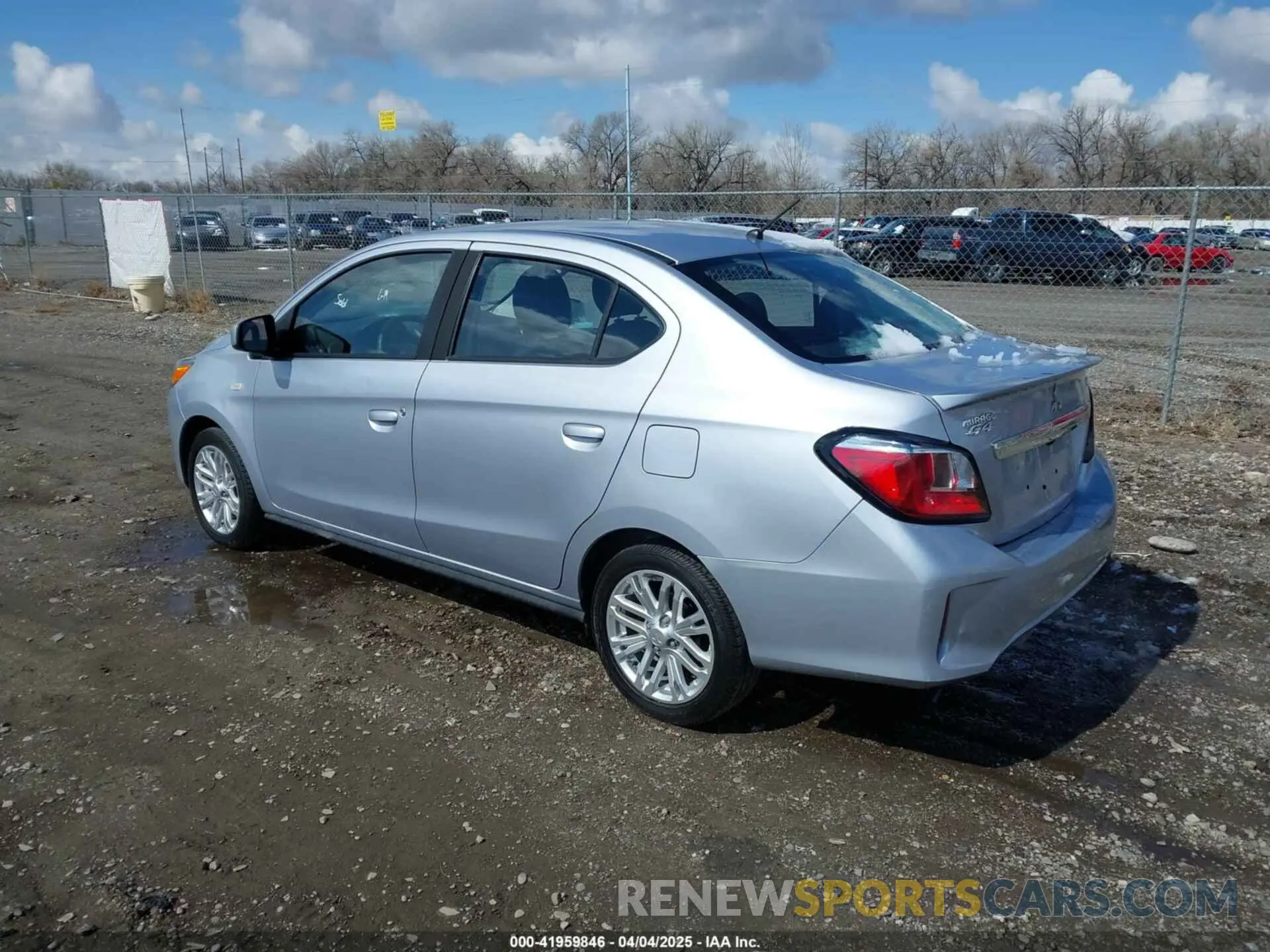 3 fotografías del automóvil dañado ML32FUFJ6MHF06864 MITSUBISHI MIRAGE G4 2021