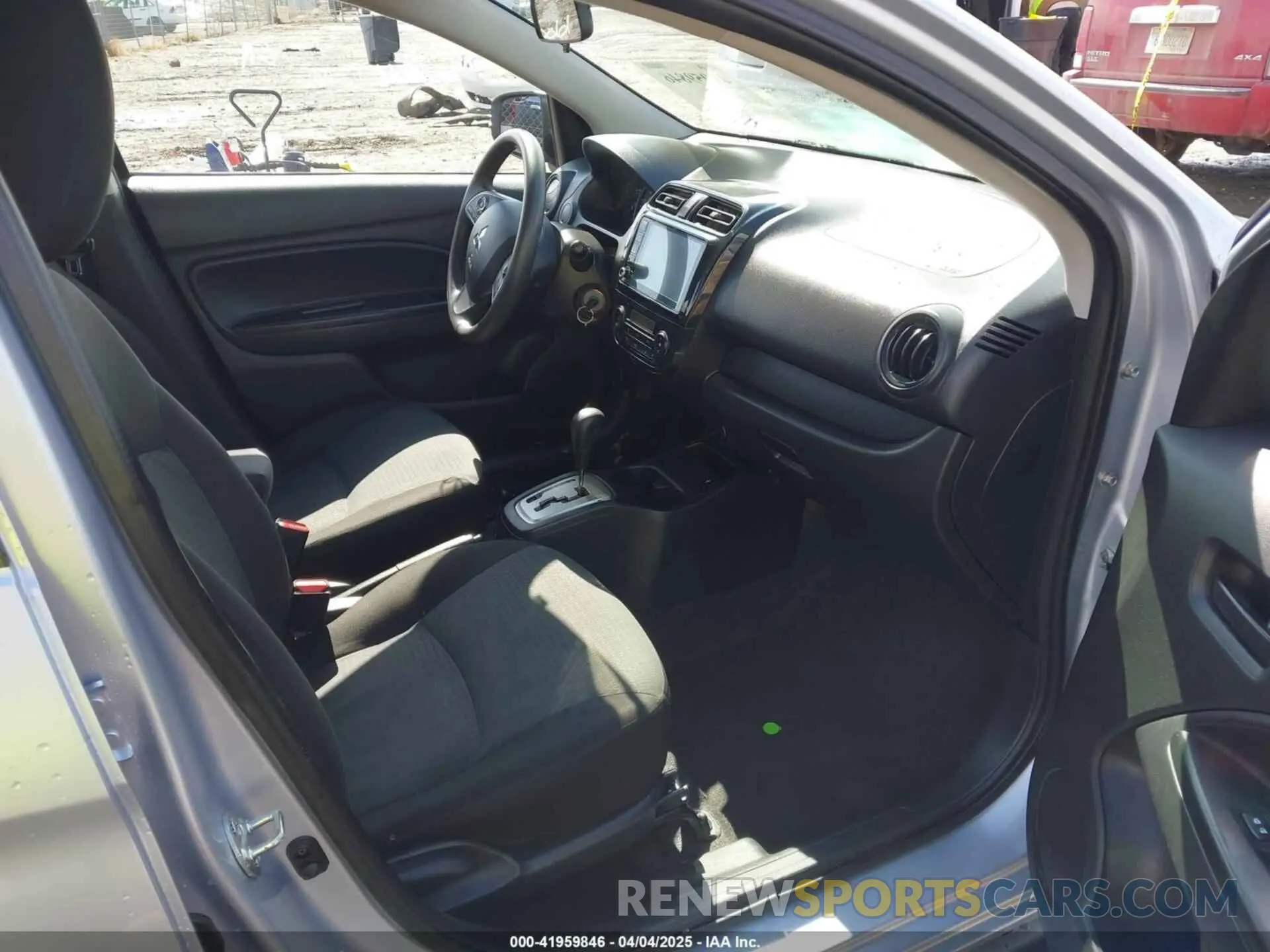 5 fotografías del automóvil dañado ML32FUFJ6MHF06864 MITSUBISHI MIRAGE G4 2021
