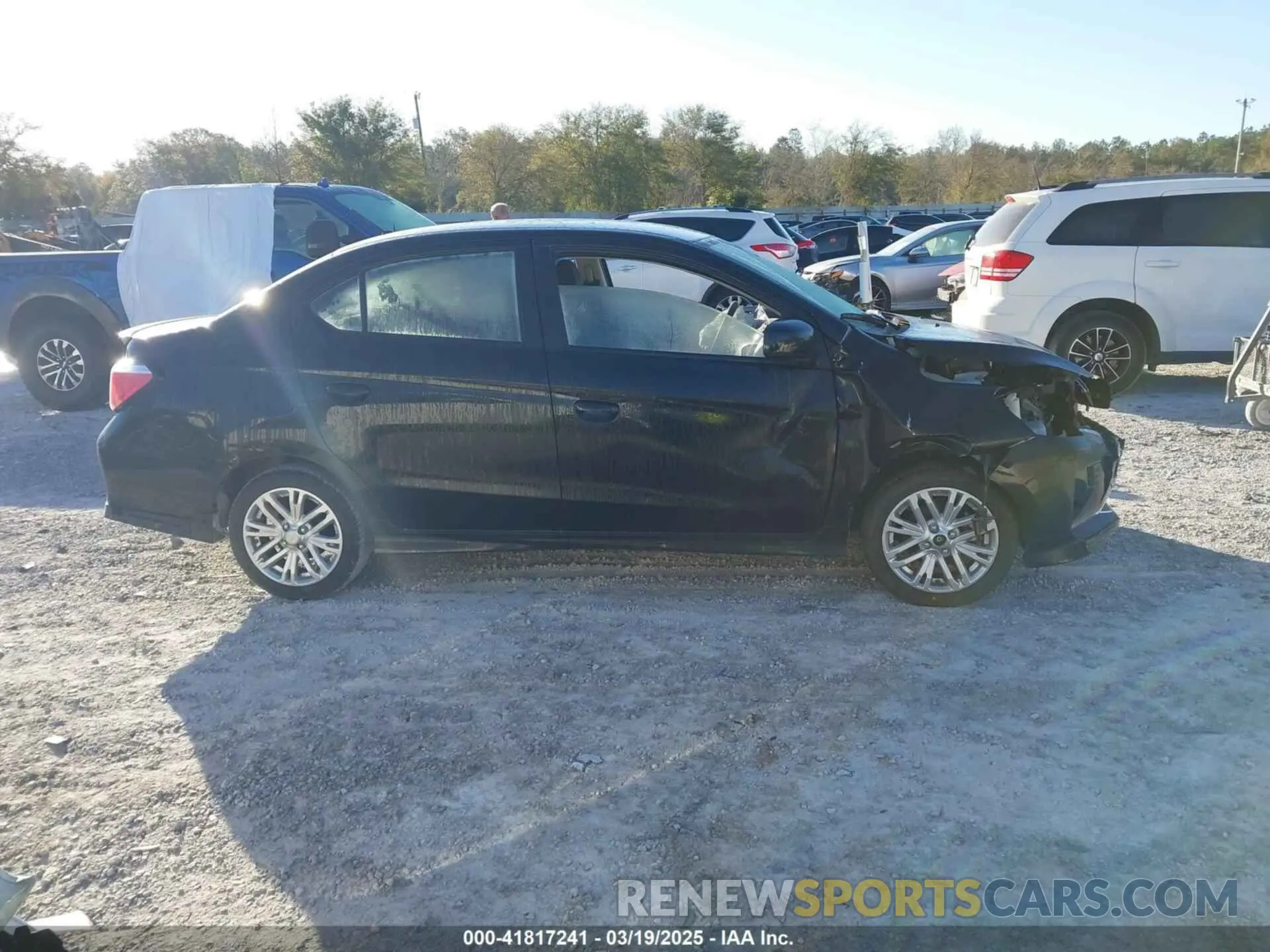 13 fotografías del automóvil dañado ML32FUFJ8MHF04825 MITSUBISHI MIRAGE G4 2021