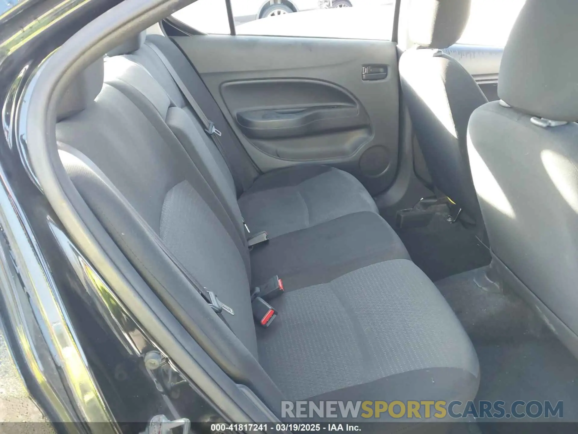 8 fotografías del automóvil dañado ML32FUFJ8MHF04825 MITSUBISHI MIRAGE G4 2021