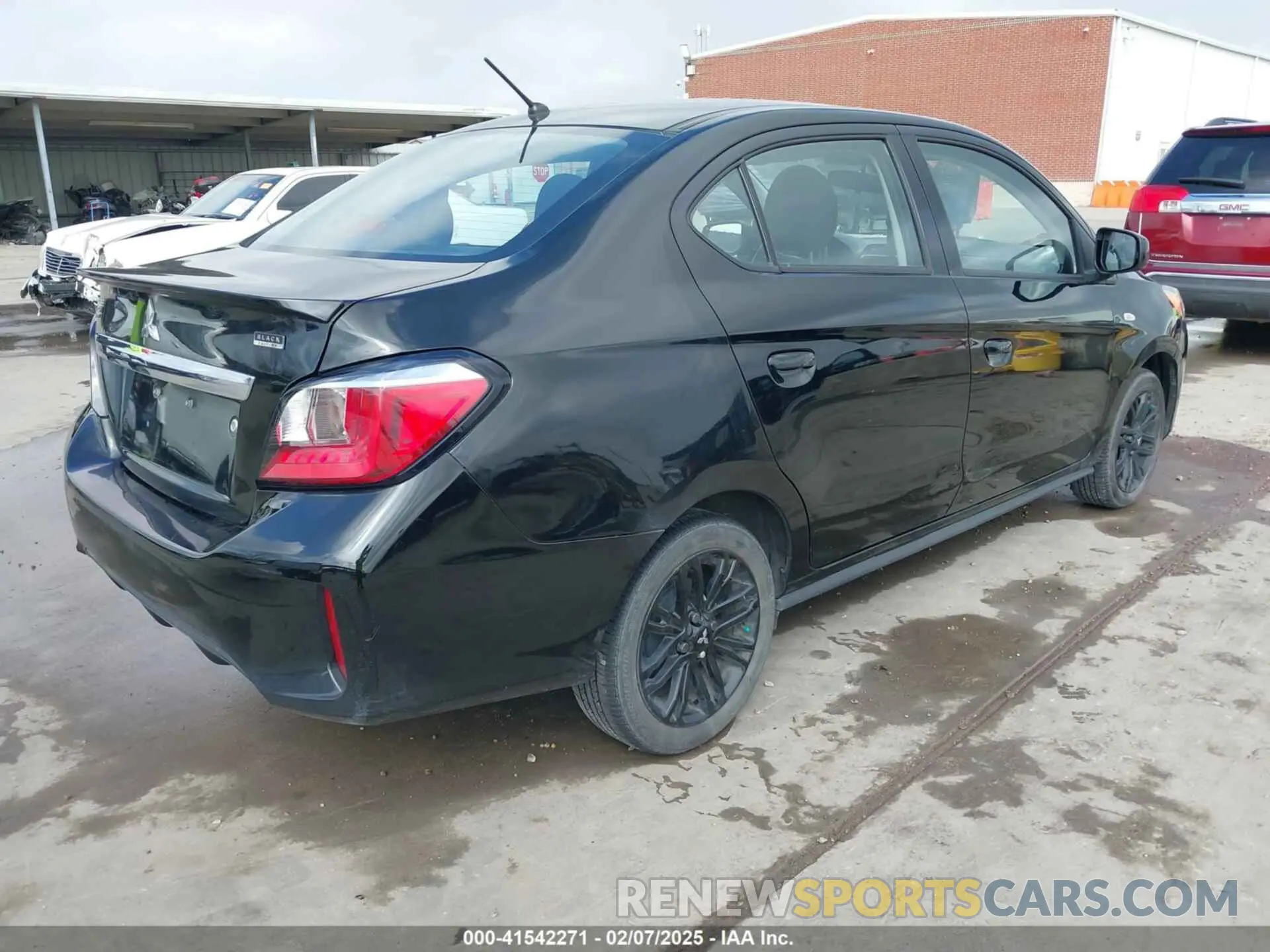 4 fotografías del automóvil dañado ML32FUFJ0NHF01919 MITSUBISHI MIRAGE G4 2022