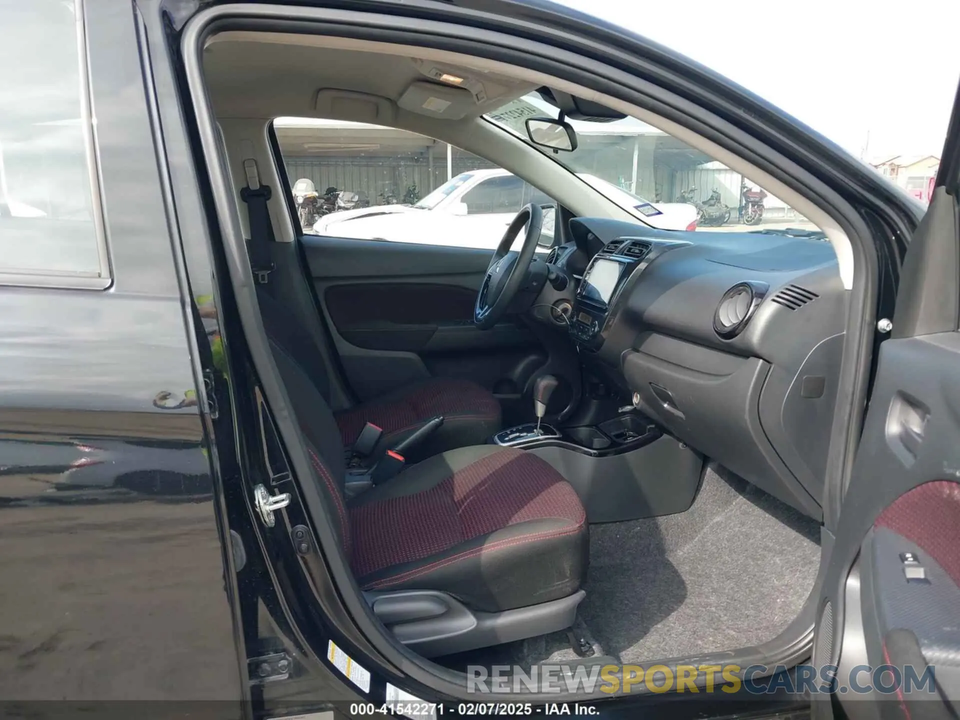 5 fotografías del automóvil dañado ML32FUFJ0NHF01919 MITSUBISHI MIRAGE G4 2022