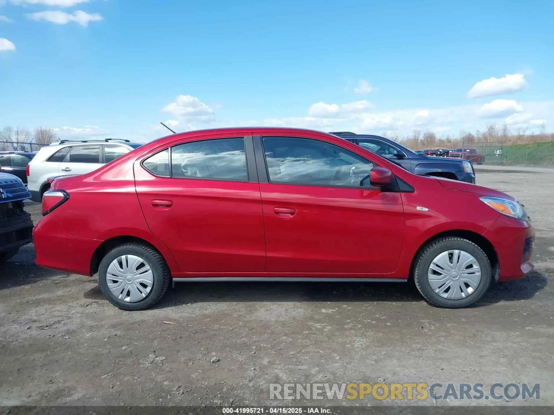 13 fotografías del automóvil dañado ML32FUFJ0NHF06912 MITSUBISHI MIRAGE G4 2022