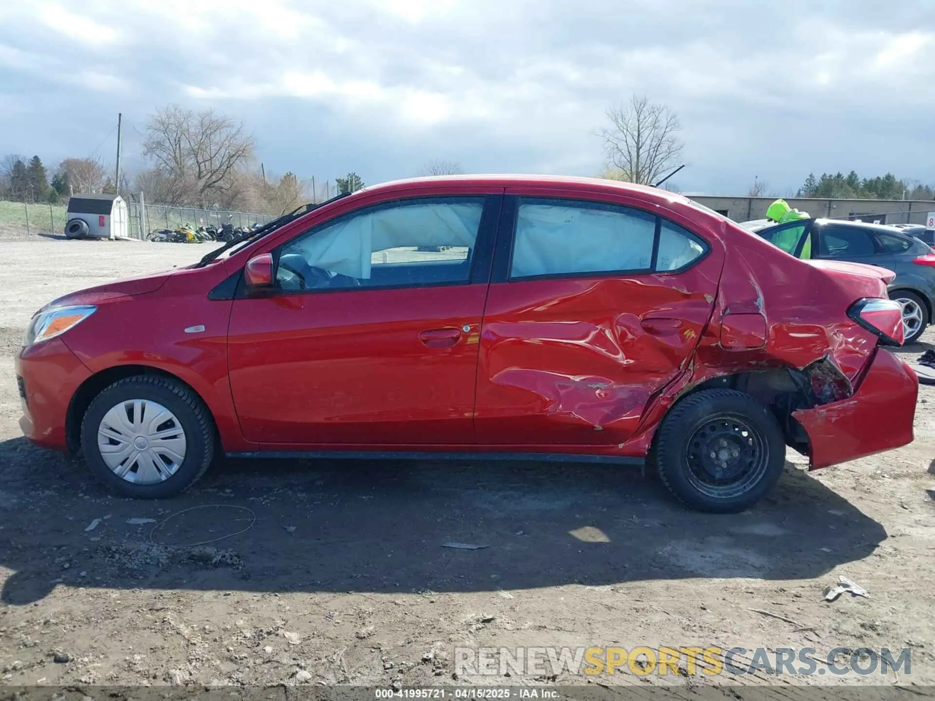 14 fotografías del automóvil dañado ML32FUFJ0NHF06912 MITSUBISHI MIRAGE G4 2022