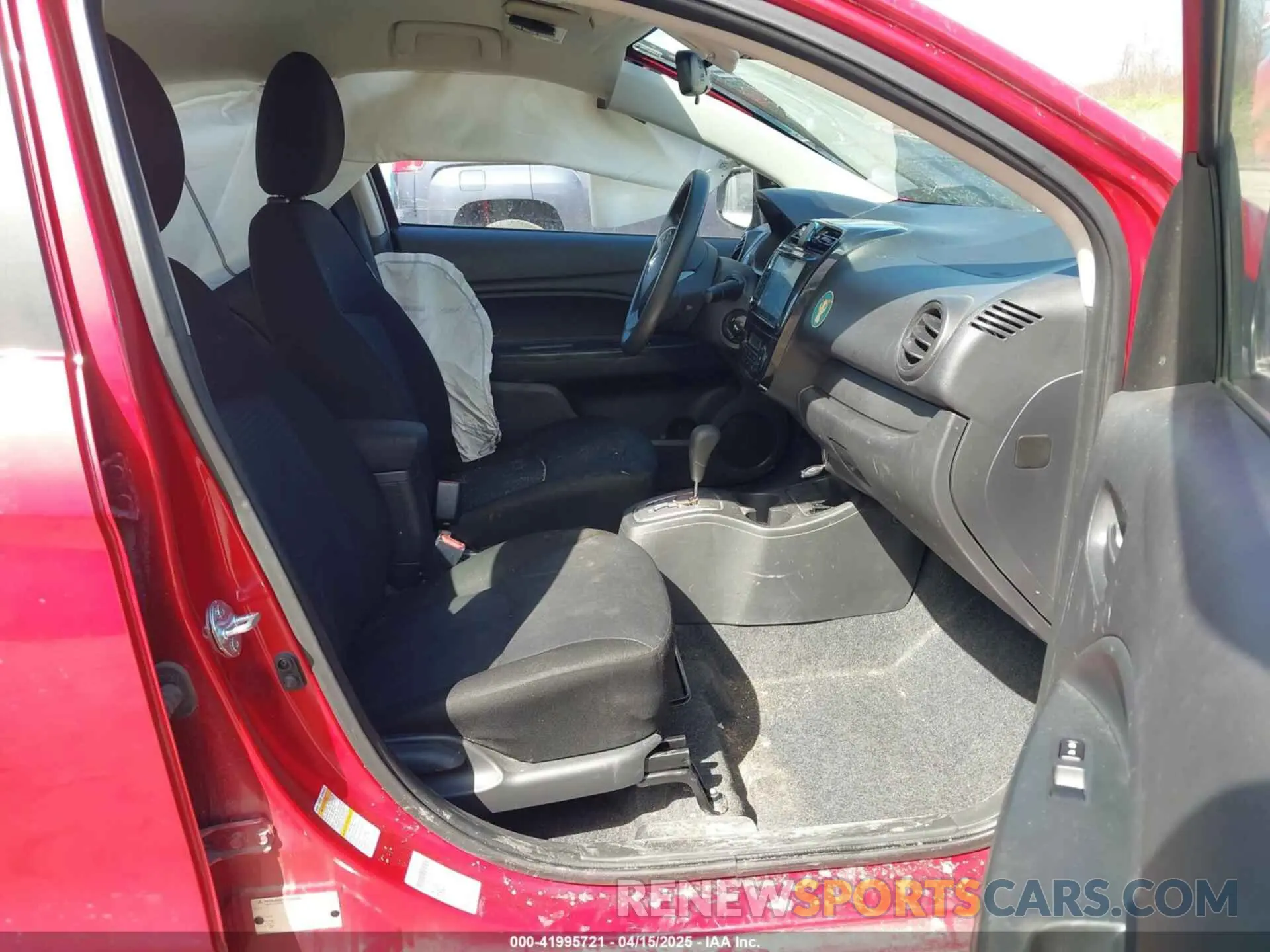 5 fotografías del automóvil dañado ML32FUFJ0NHF06912 MITSUBISHI MIRAGE G4 2022