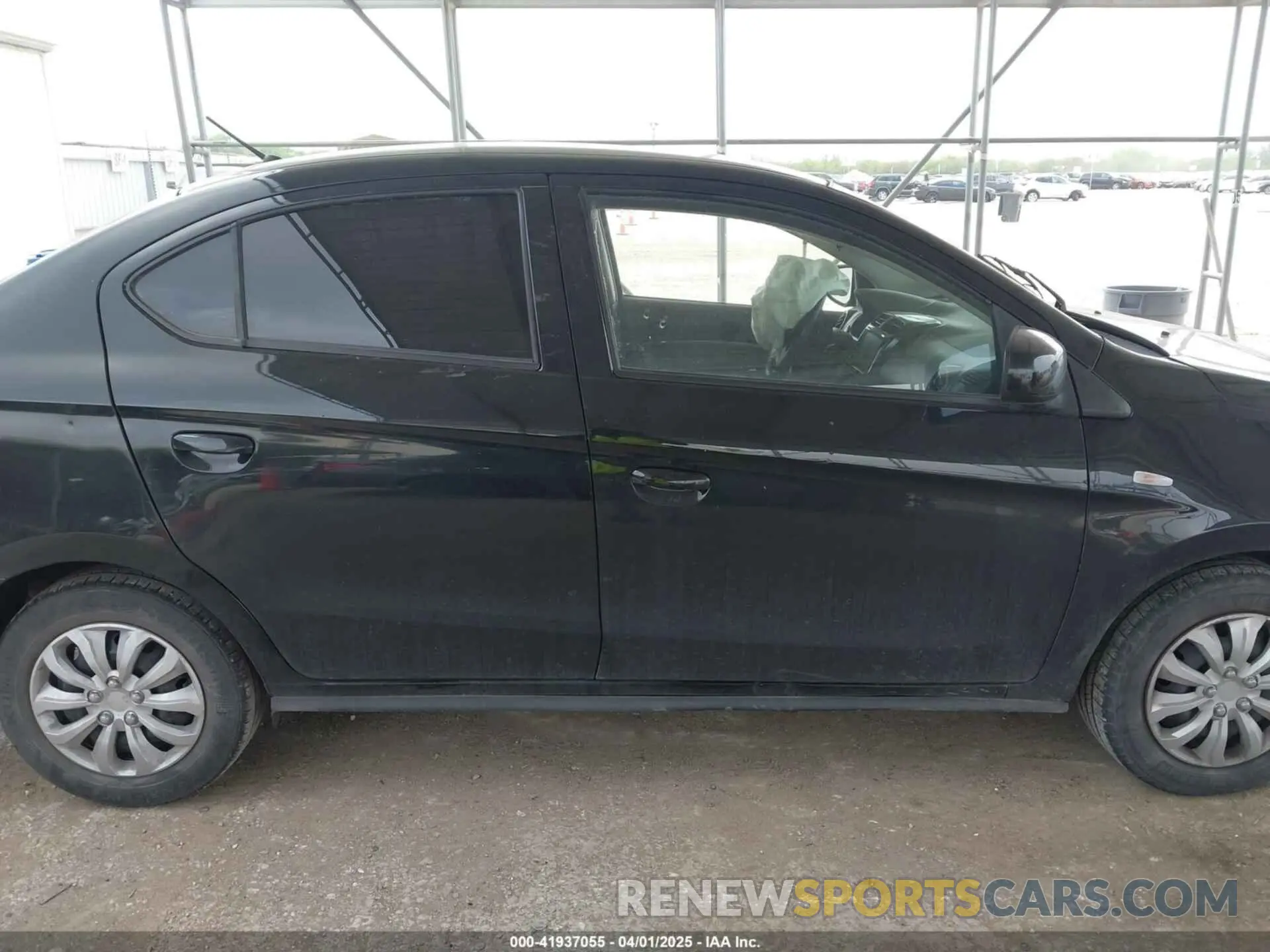 13 fotografías del automóvil dañado ML32FUFJ3NHF03633 MITSUBISHI MIRAGE G4 2022
