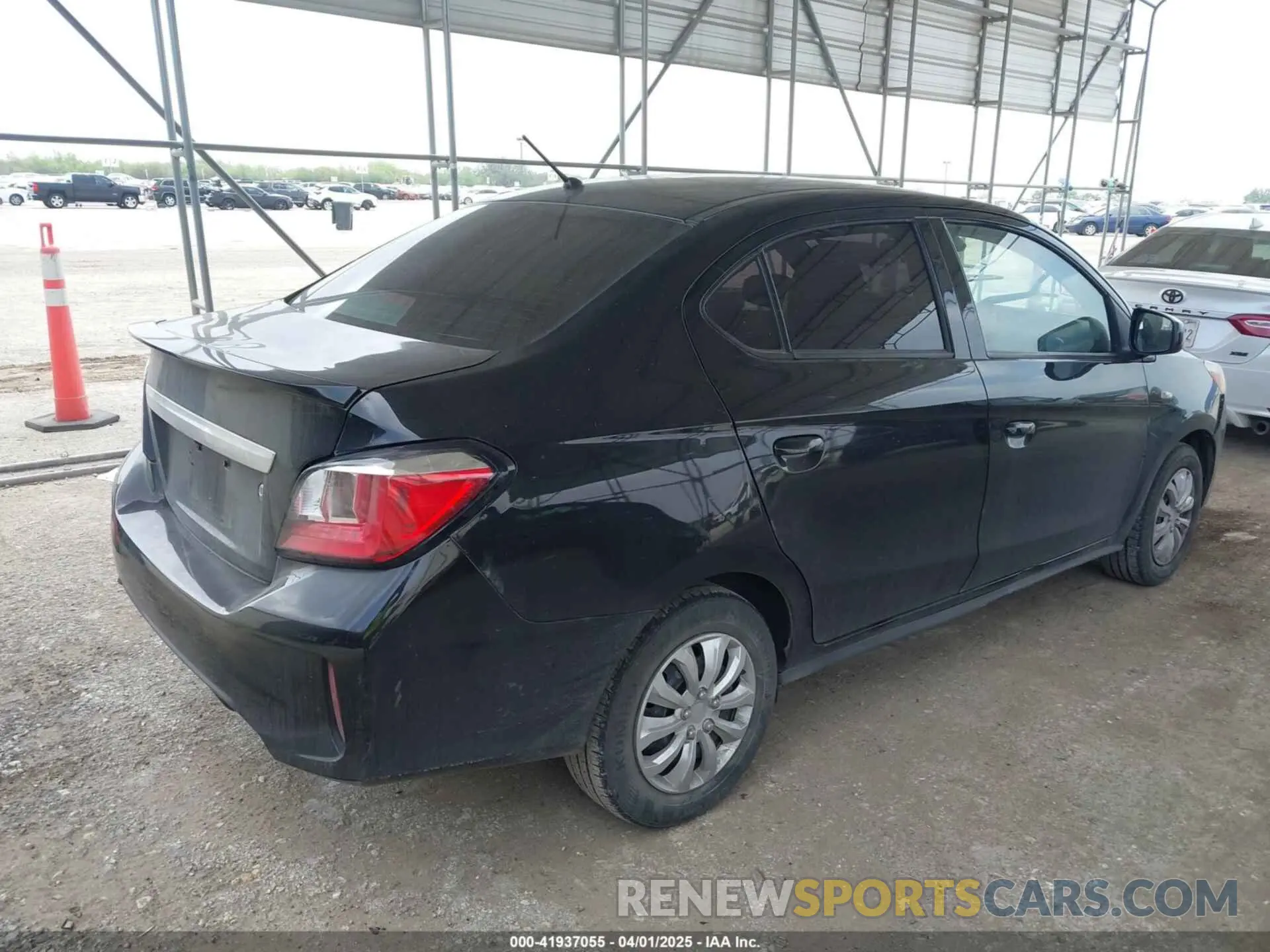 4 fotografías del automóvil dañado ML32FUFJ3NHF03633 MITSUBISHI MIRAGE G4 2022