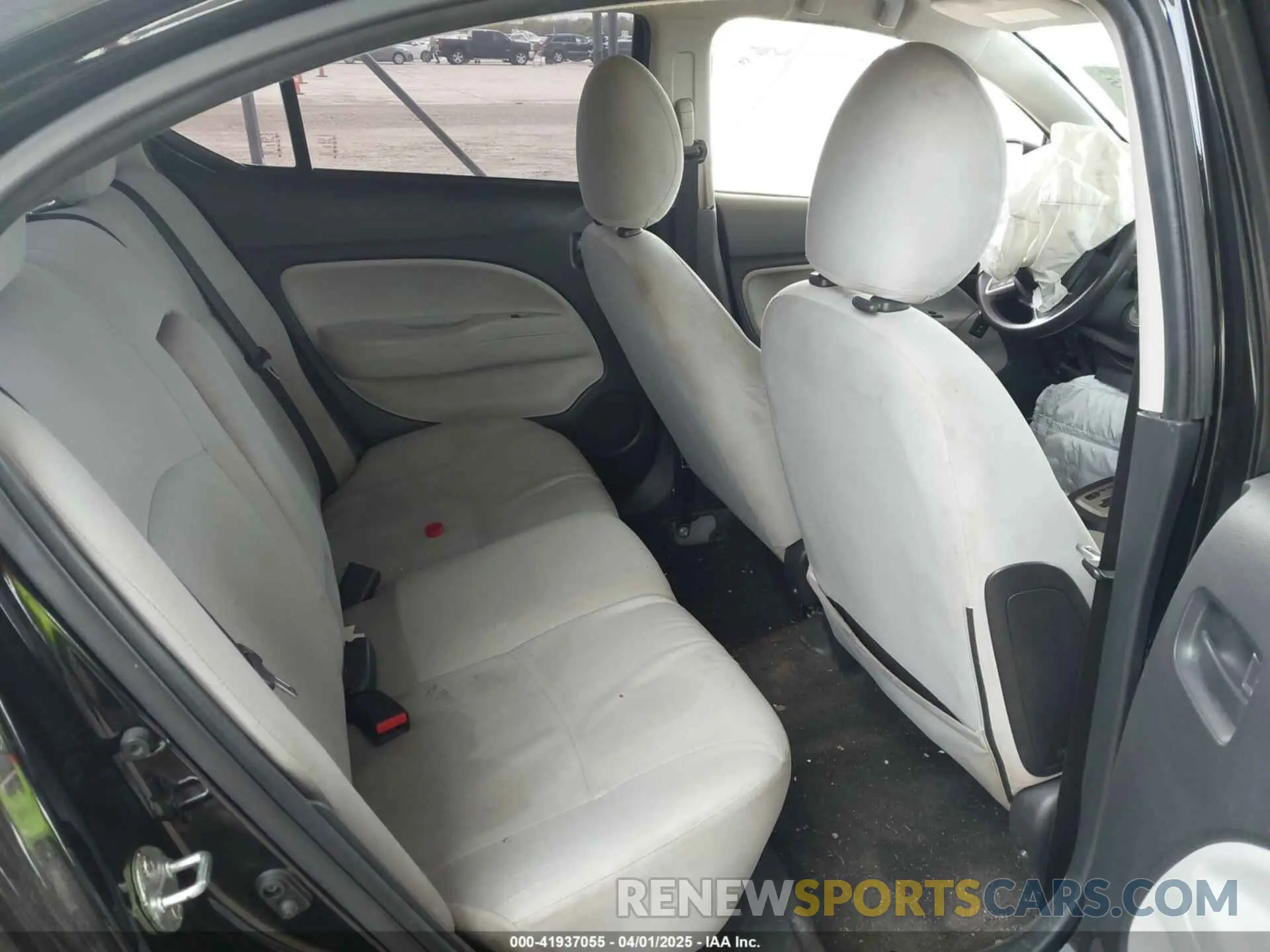 8 fotografías del automóvil dañado ML32FUFJ3NHF03633 MITSUBISHI MIRAGE G4 2022