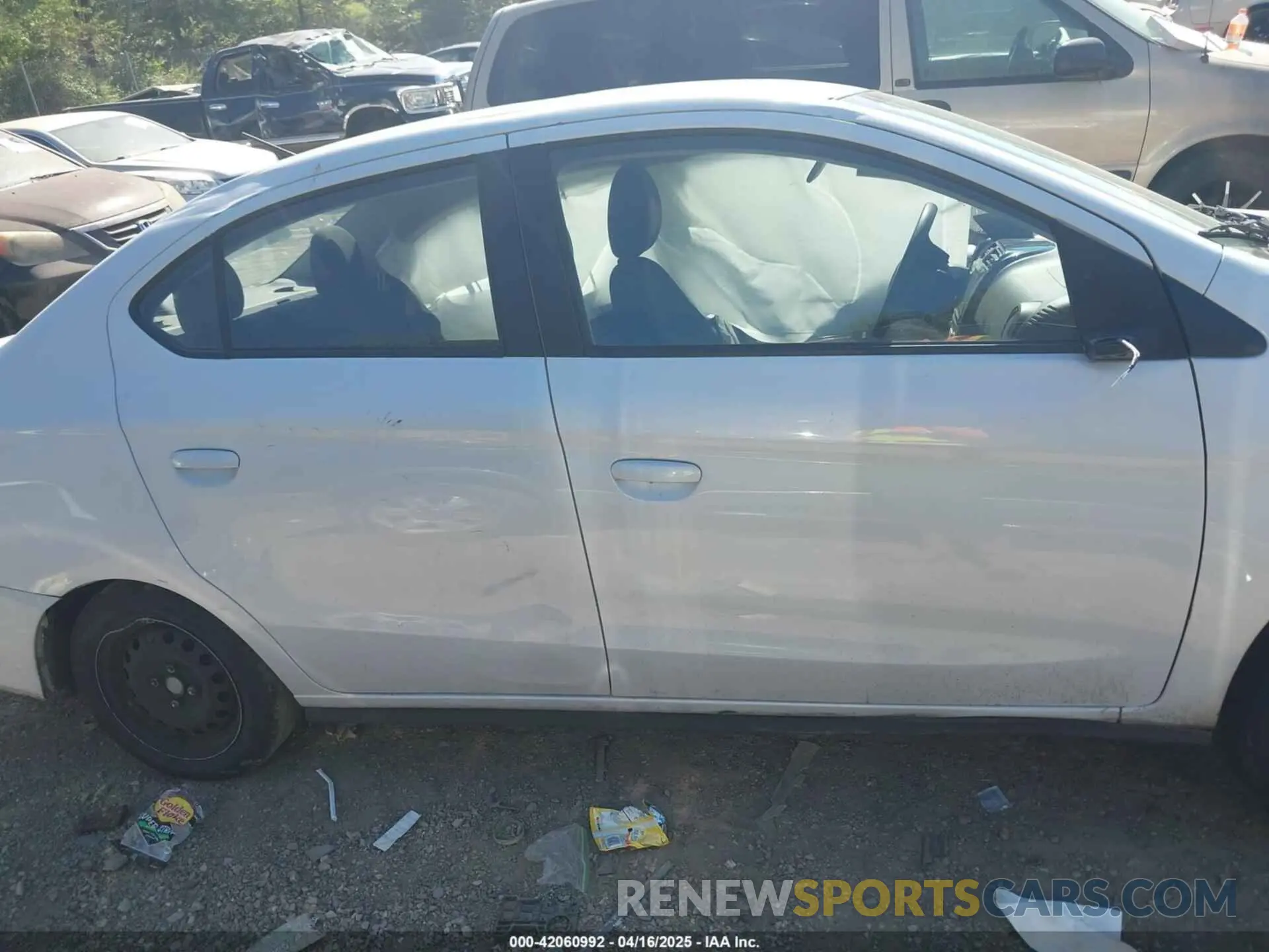 13 fotografías del automóvil dañado ML32FUFJ6NHF02539 MITSUBISHI MIRAGE G4 2022