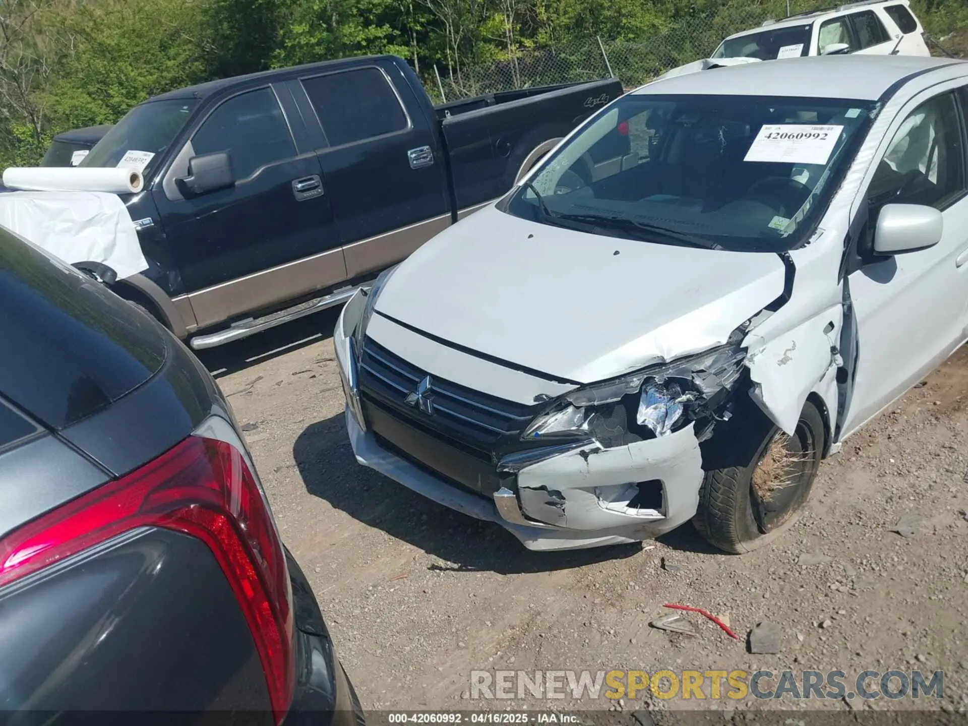 18 fotografías del automóvil dañado ML32FUFJ6NHF02539 MITSUBISHI MIRAGE G4 2022