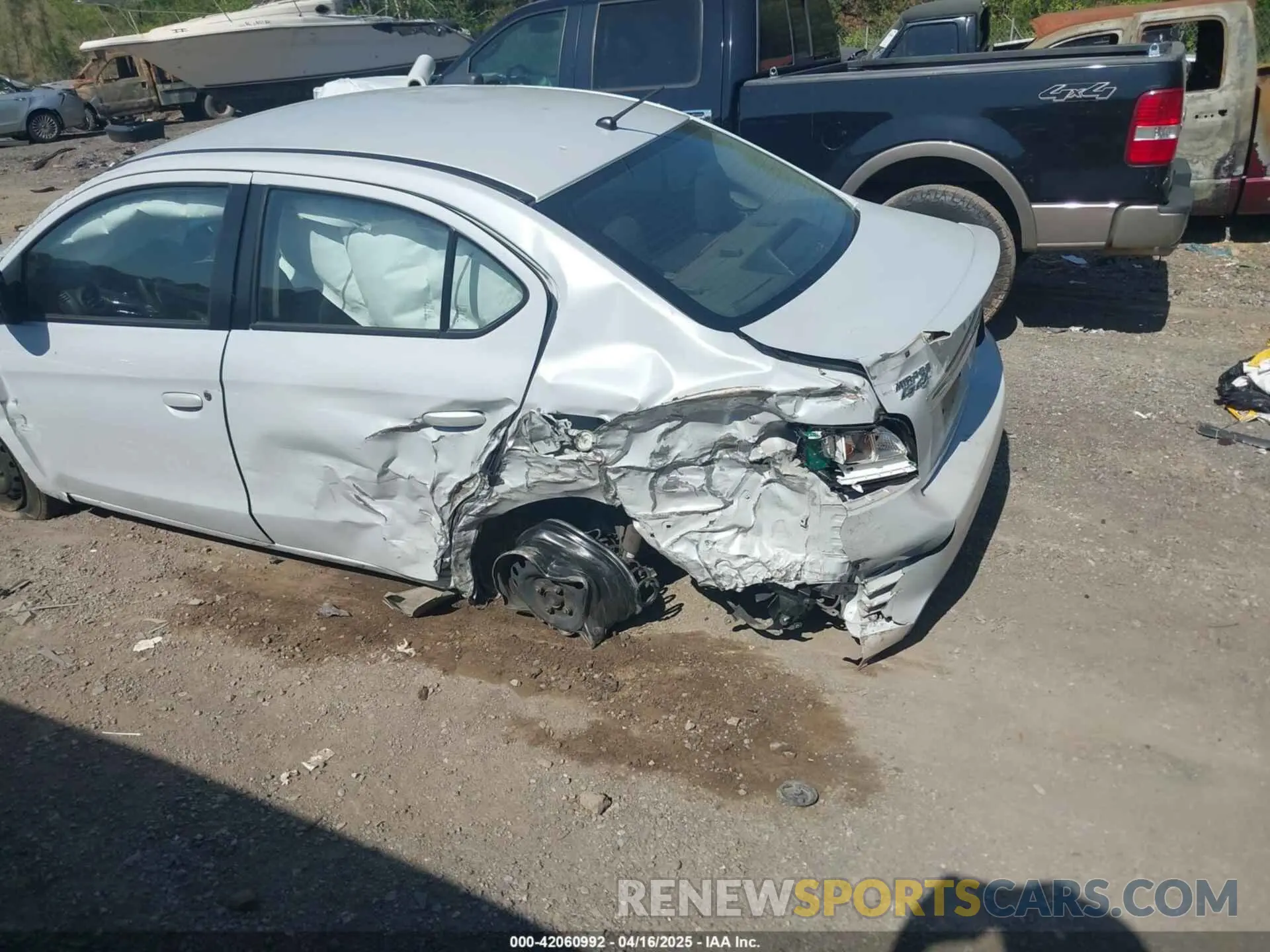 6 fotografías del automóvil dañado ML32FUFJ6NHF02539 MITSUBISHI MIRAGE G4 2022