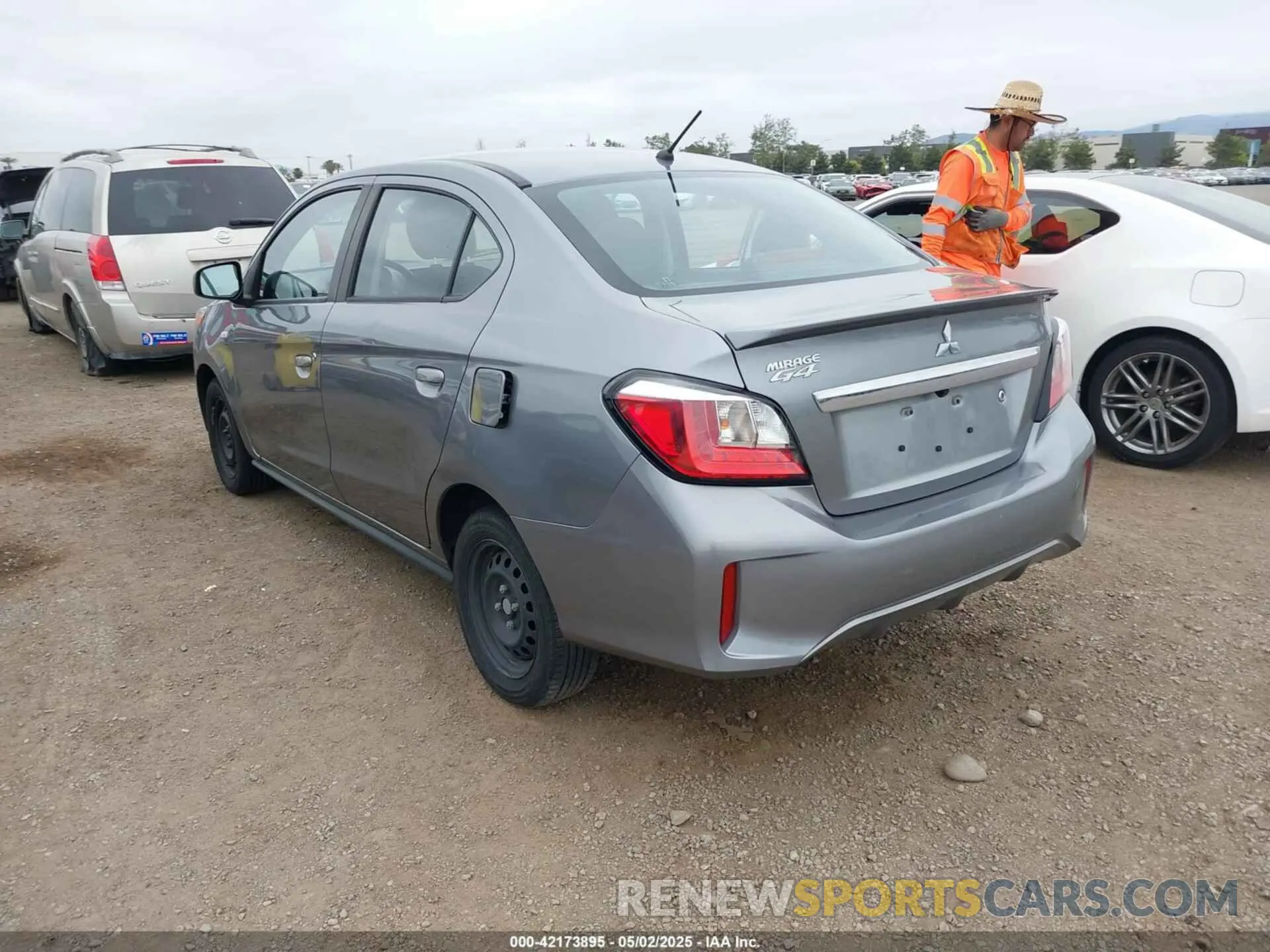 3 fotografías del automóvil dañado ML32FUFJXNHF07193 MITSUBISHI MIRAGE G4 2022