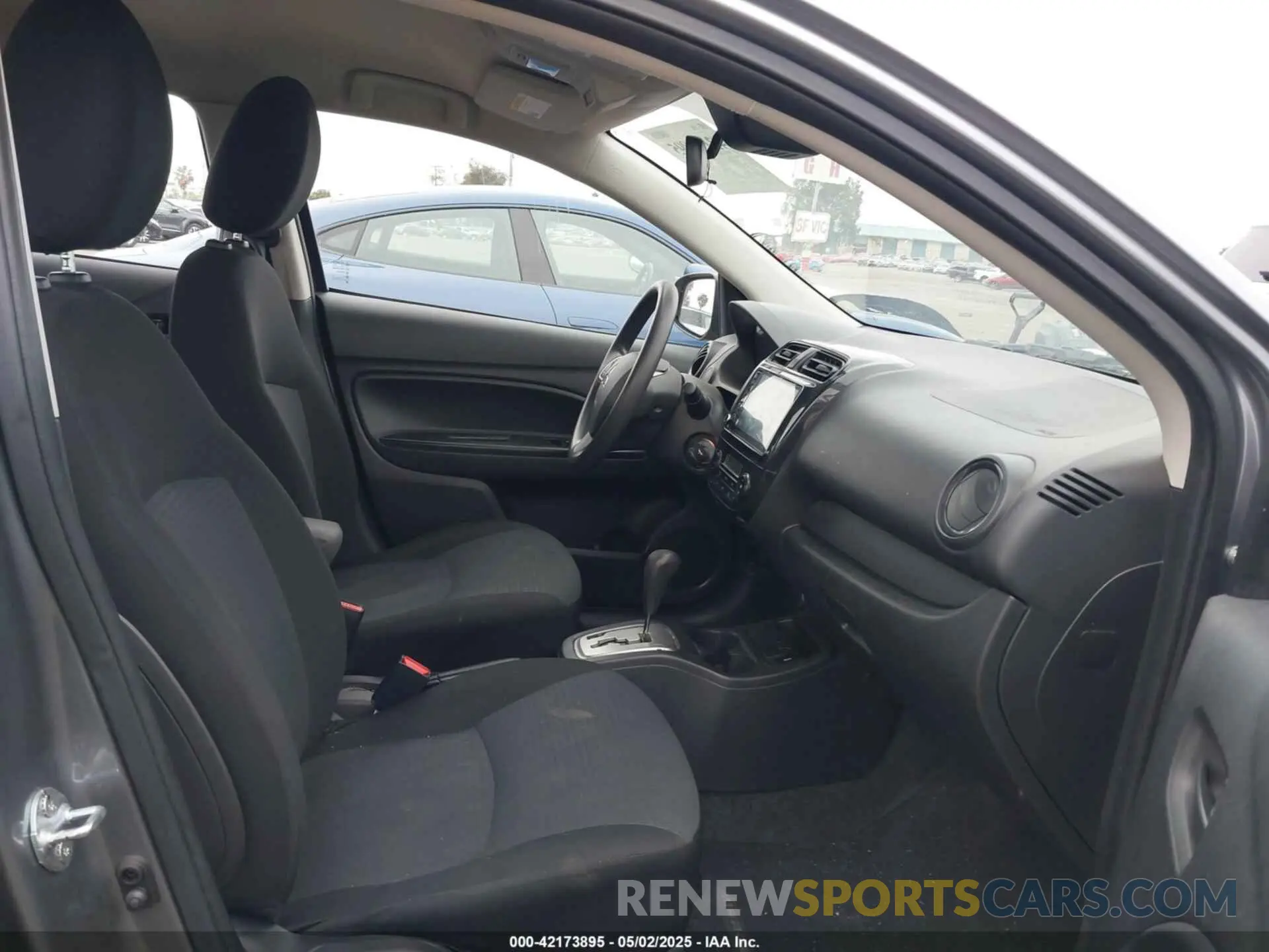 5 fotografías del automóvil dañado ML32FUFJXNHF07193 MITSUBISHI MIRAGE G4 2022