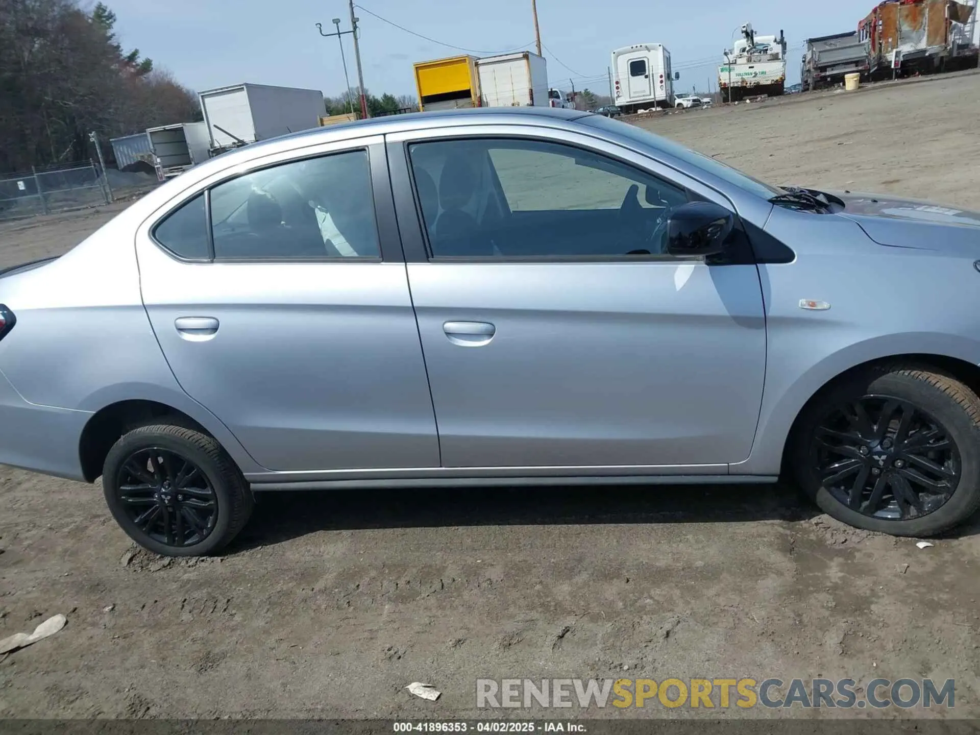 13 fotografías del automóvil dañado ML32FUFJ0PHF02202 MITSUBISHI MIRAGE G4 2023