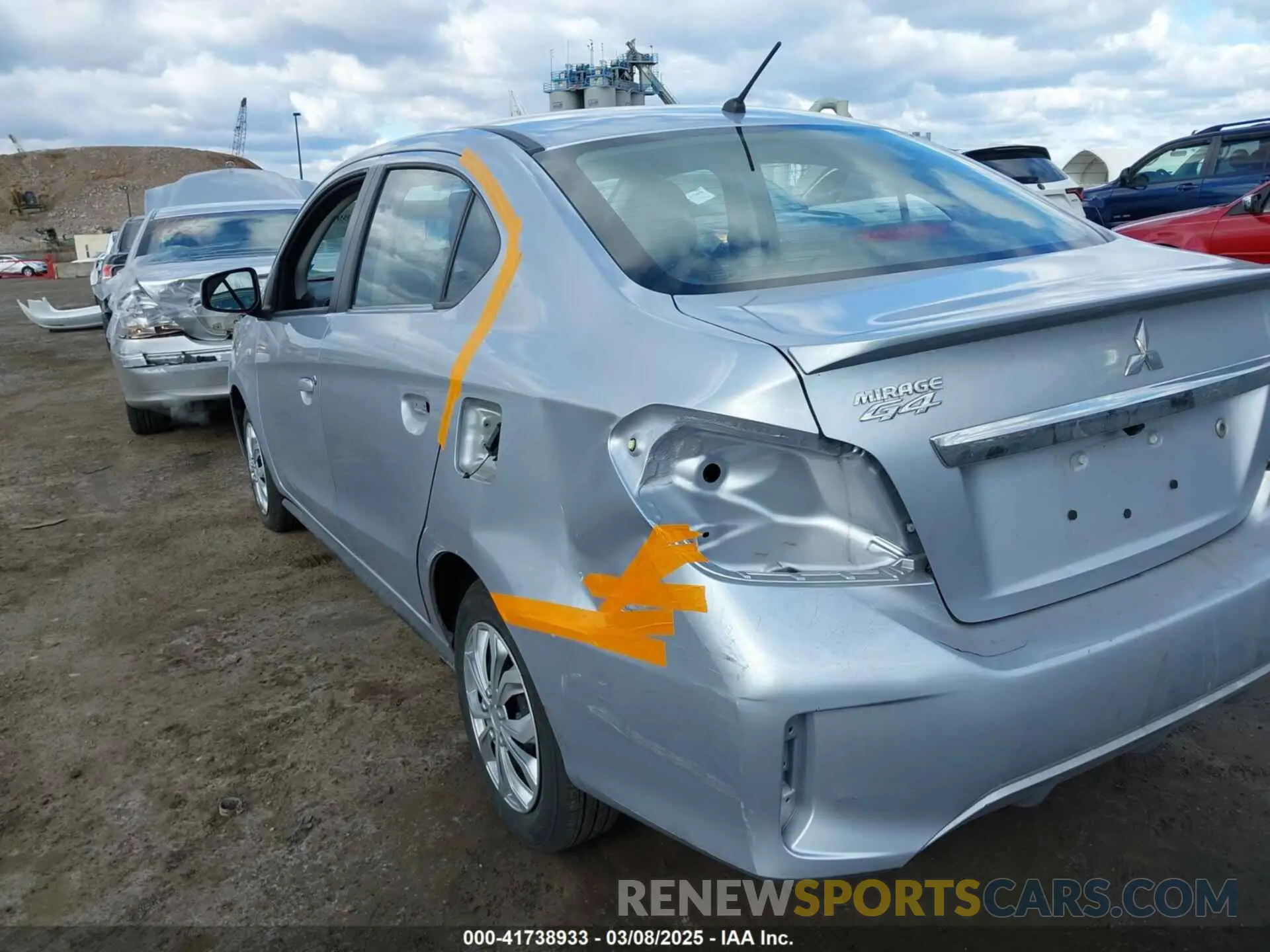 19 fotografías del automóvil dañado ML32FUFJ0PHF02376 MITSUBISHI MIRAGE G4 2023
