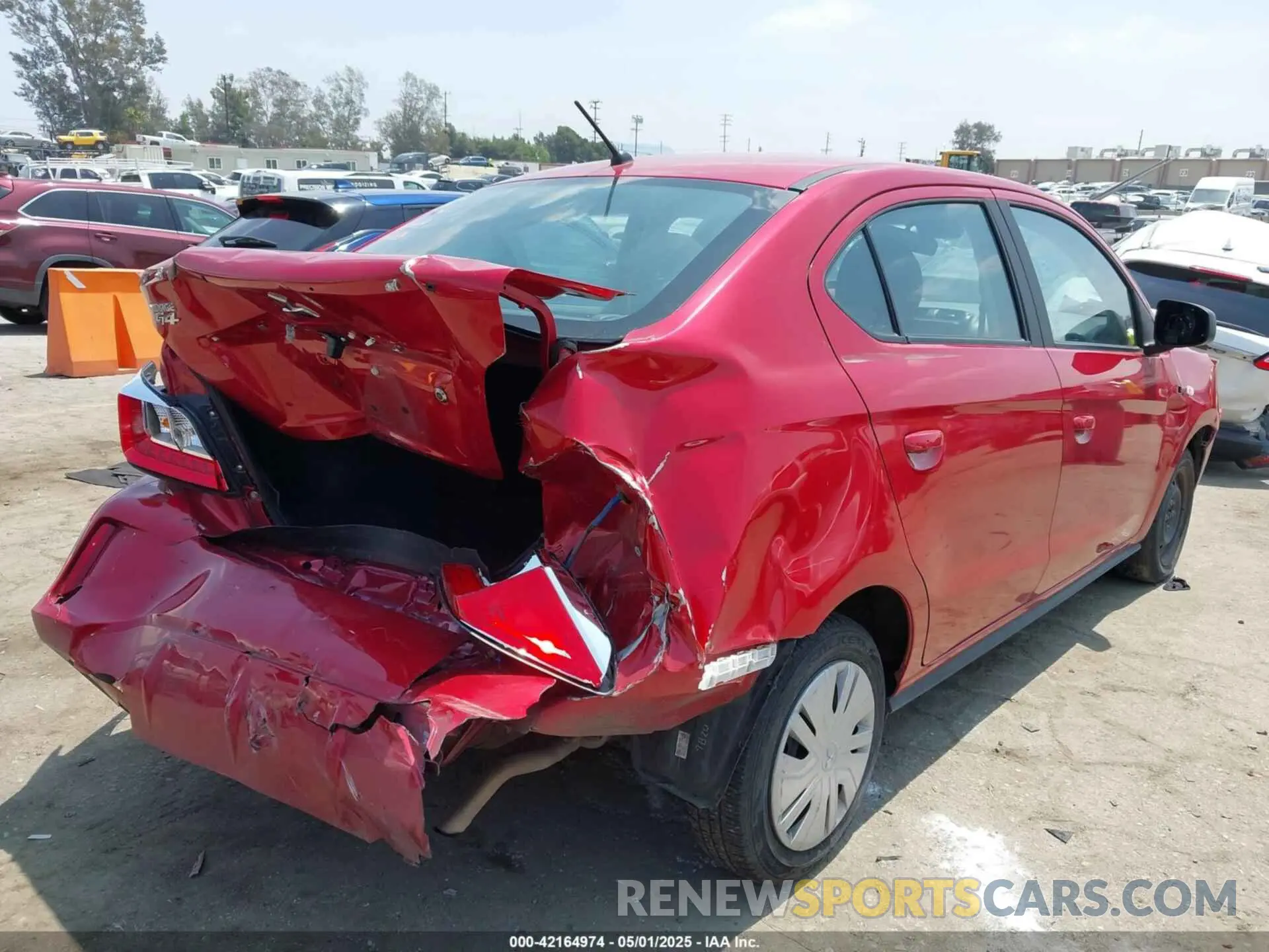 4 fotografías del automóvil dañado ML32FUFJ1PHF06114 MITSUBISHI MIRAGE G4 2023