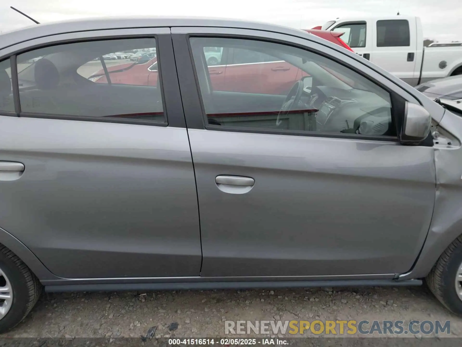 13 fotografías del automóvil dañado ML32FUFJ2PHF06171 MITSUBISHI MIRAGE G4 2023