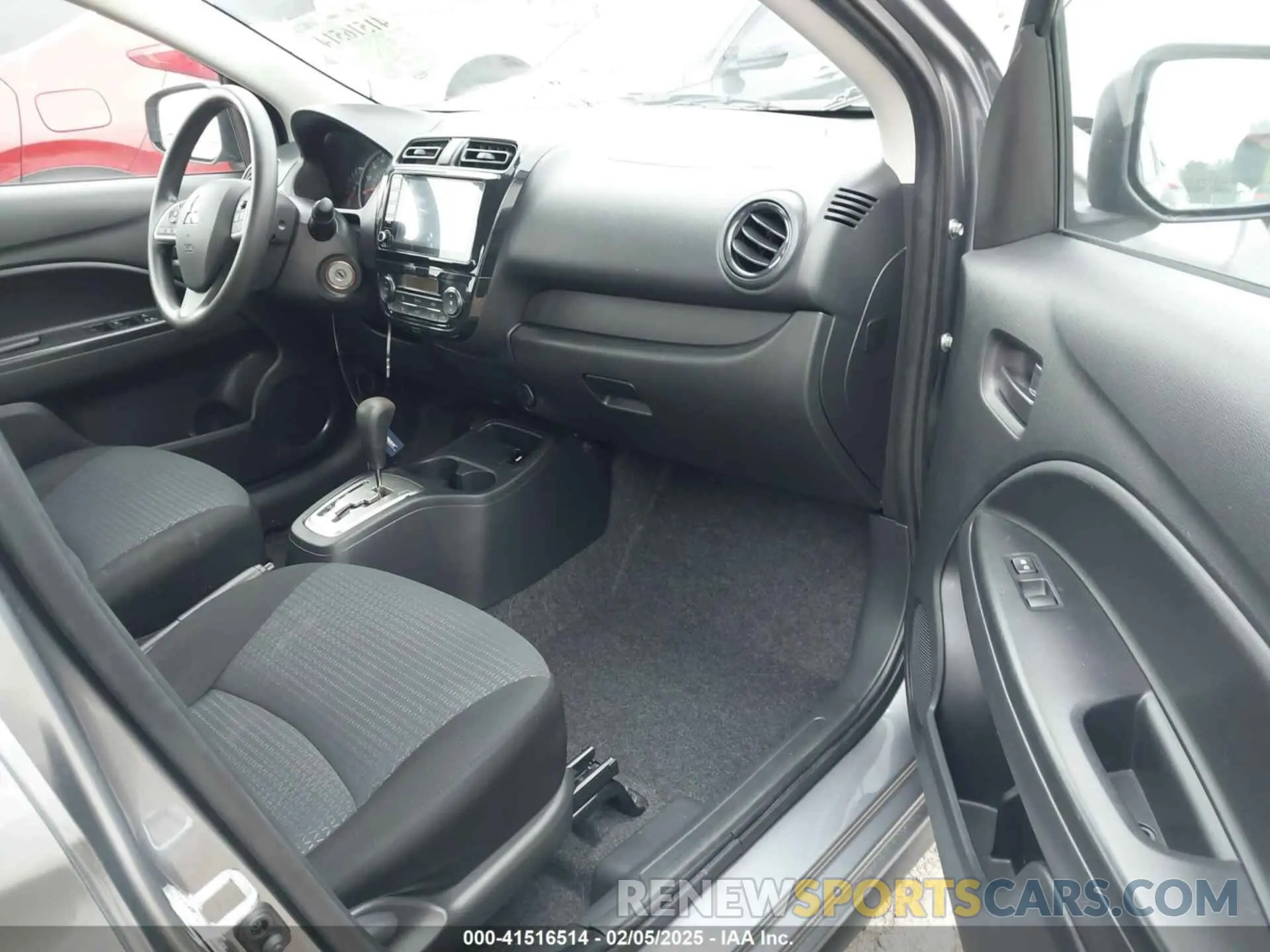 5 fotografías del automóvil dañado ML32FUFJ2PHF06171 MITSUBISHI MIRAGE G4 2023