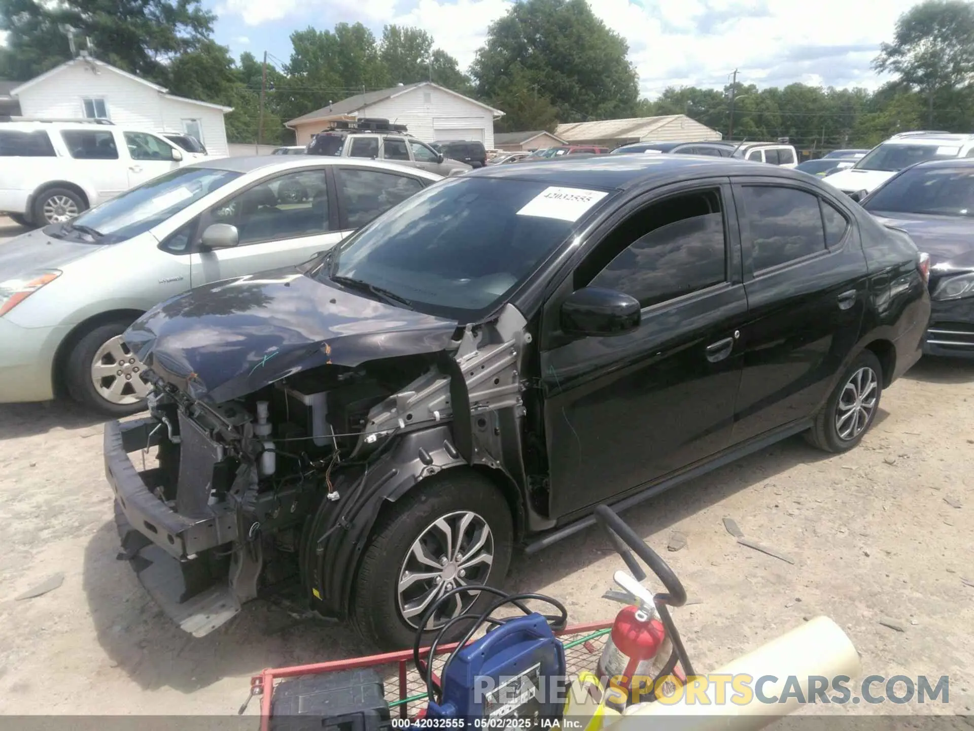 2 fotografías del automóvil dañado ML32FUFJ5PHF01742 MITSUBISHI MIRAGE G4 2023
