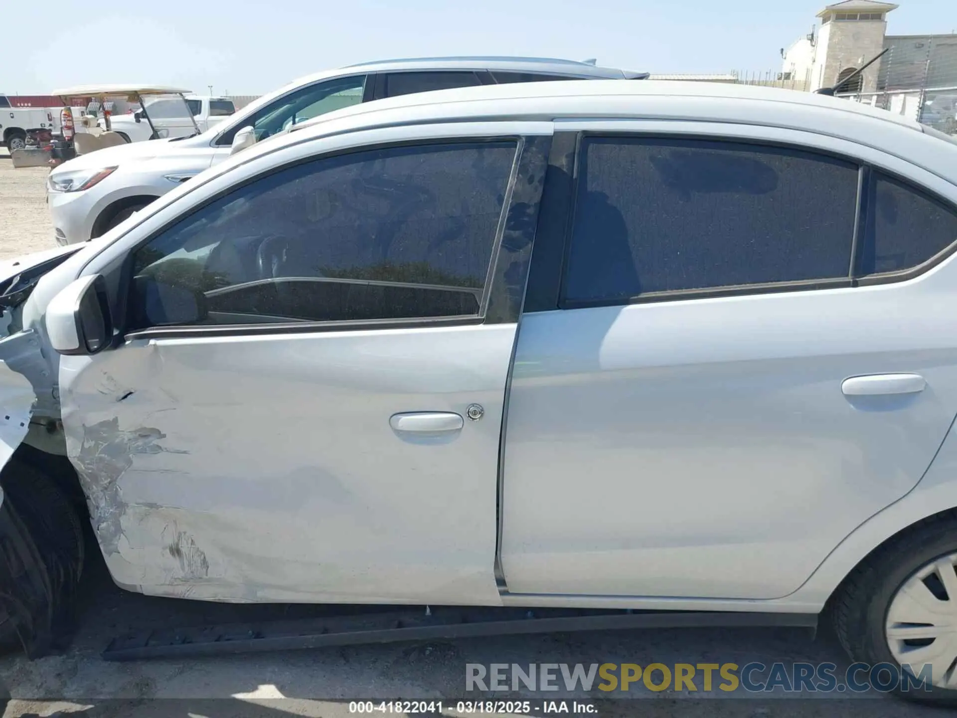 14 fotografías del automóvil dañado ML32FUFJ5PHF03944 MITSUBISHI MIRAGE G4 2023