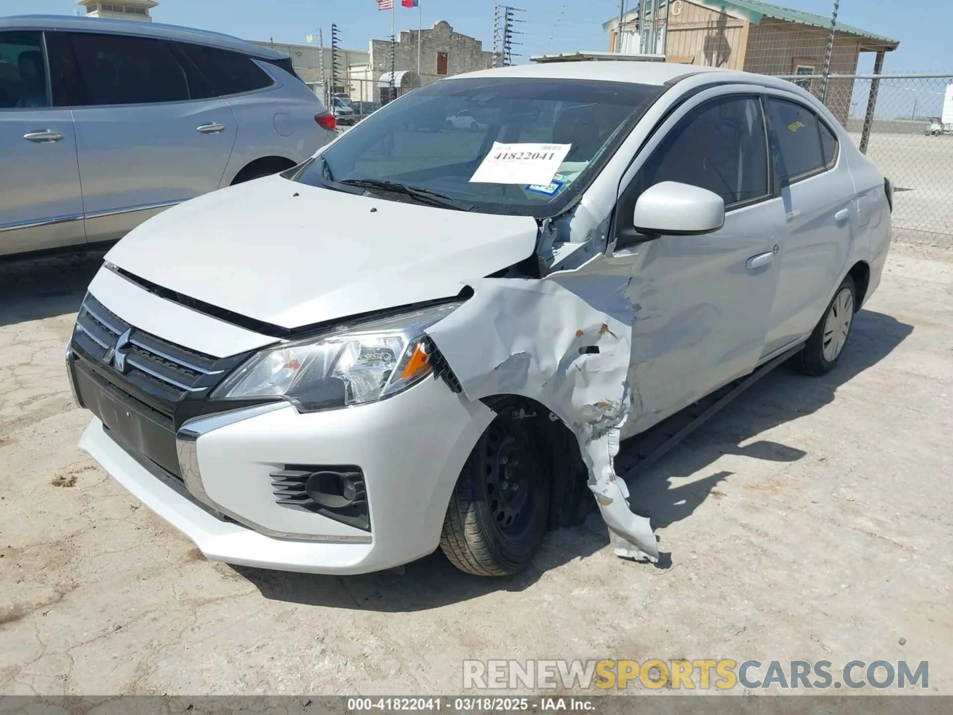 2 fotografías del automóvil dañado ML32FUFJ5PHF03944 MITSUBISHI MIRAGE G4 2023