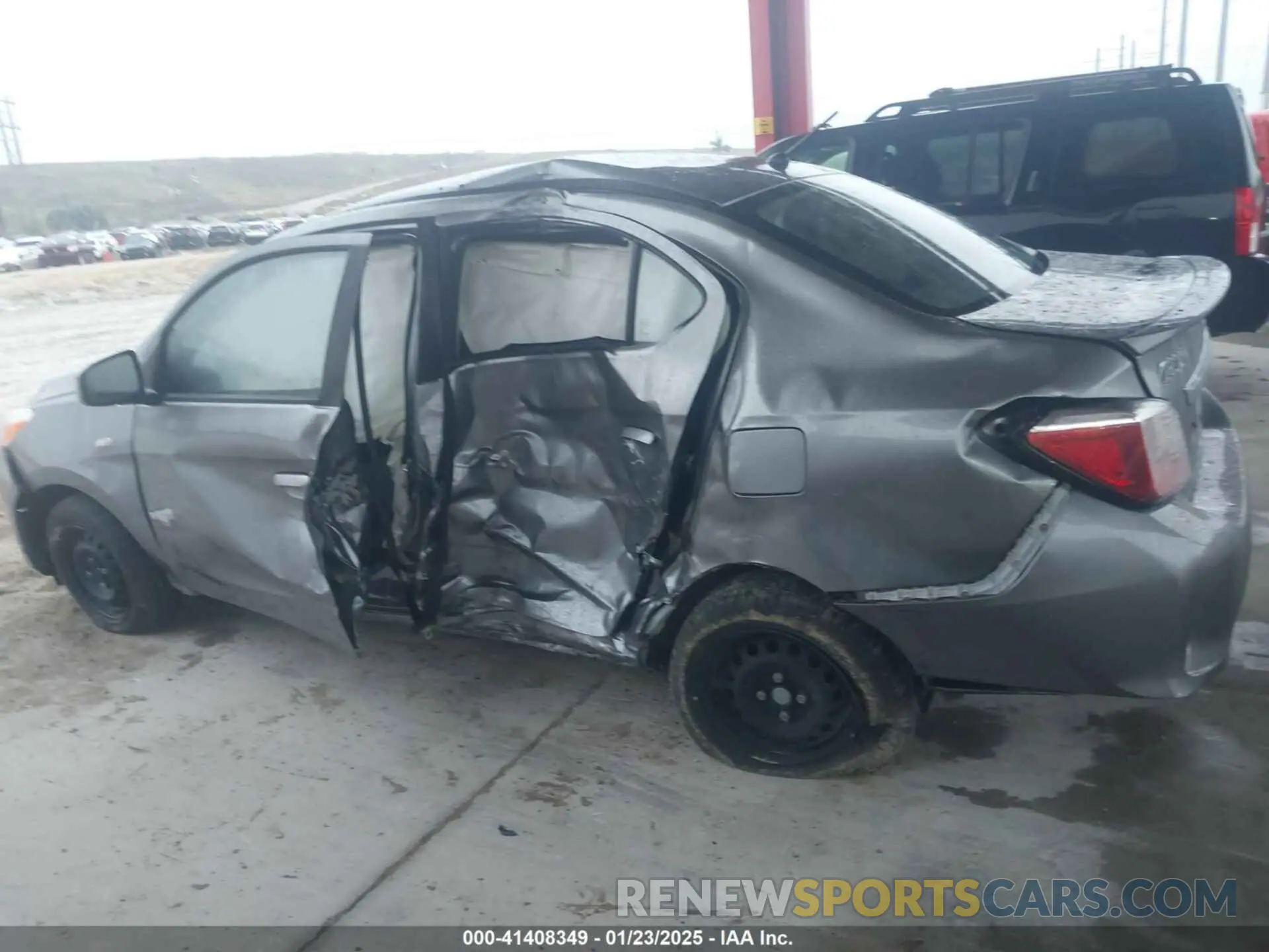 14 fotografías del automóvil dañado ML32FUFJ6PHF01961 MITSUBISHI MIRAGE G4 2023