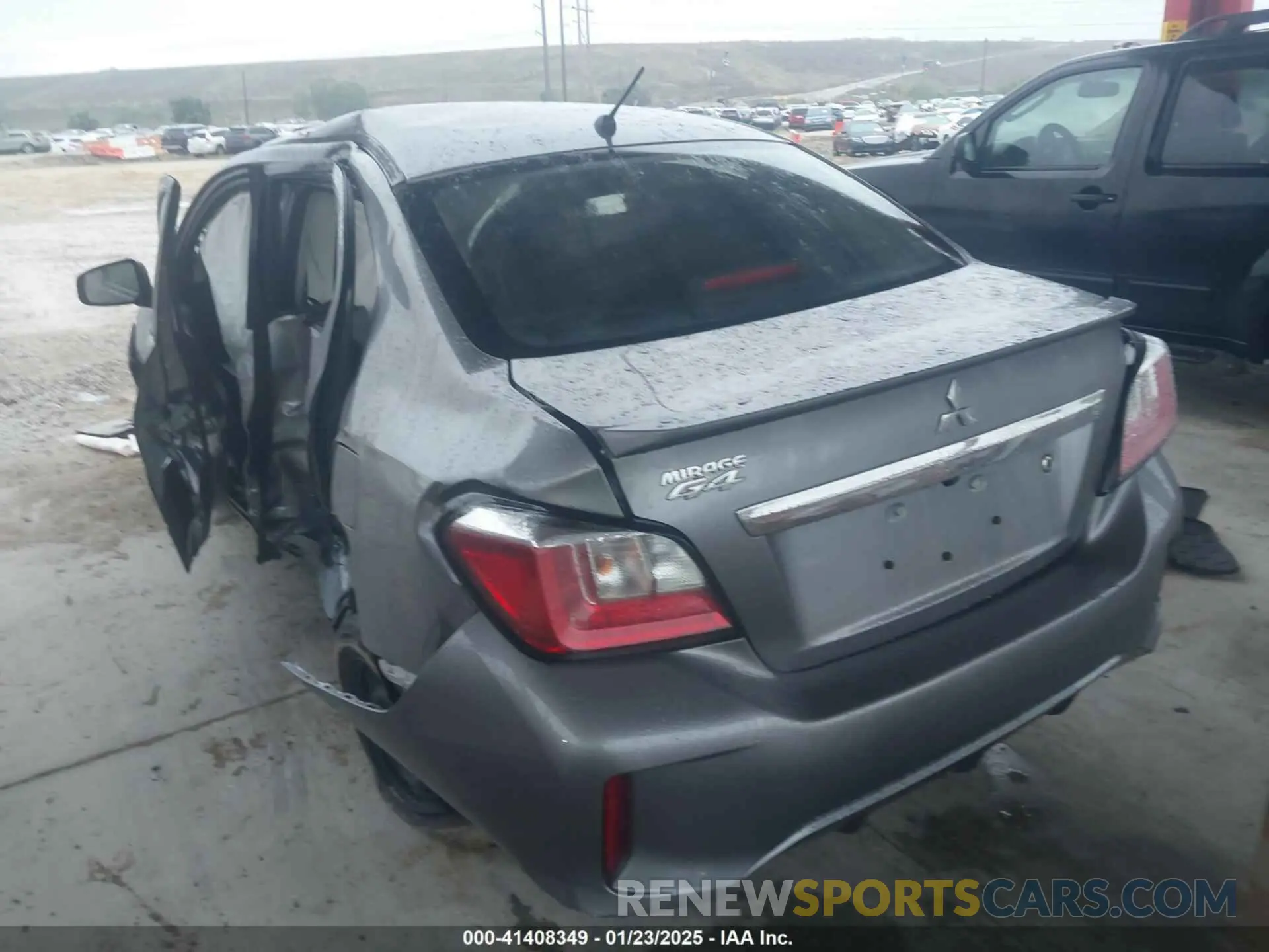 3 fotografías del automóvil dañado ML32FUFJ6PHF01961 MITSUBISHI MIRAGE G4 2023