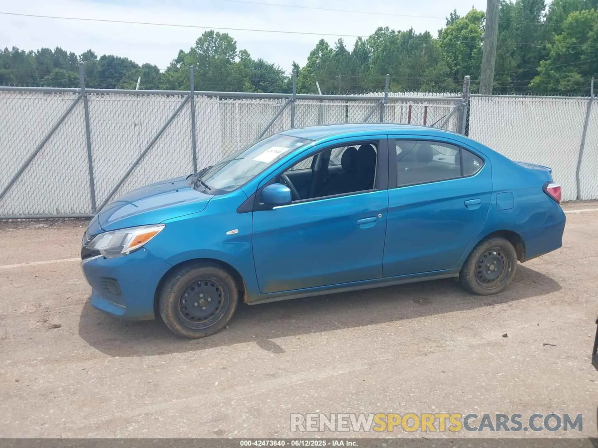 14 fotografías del automóvil dañado ML32FUFJ6PHF06030 MITSUBISHI MIRAGE G4 2023