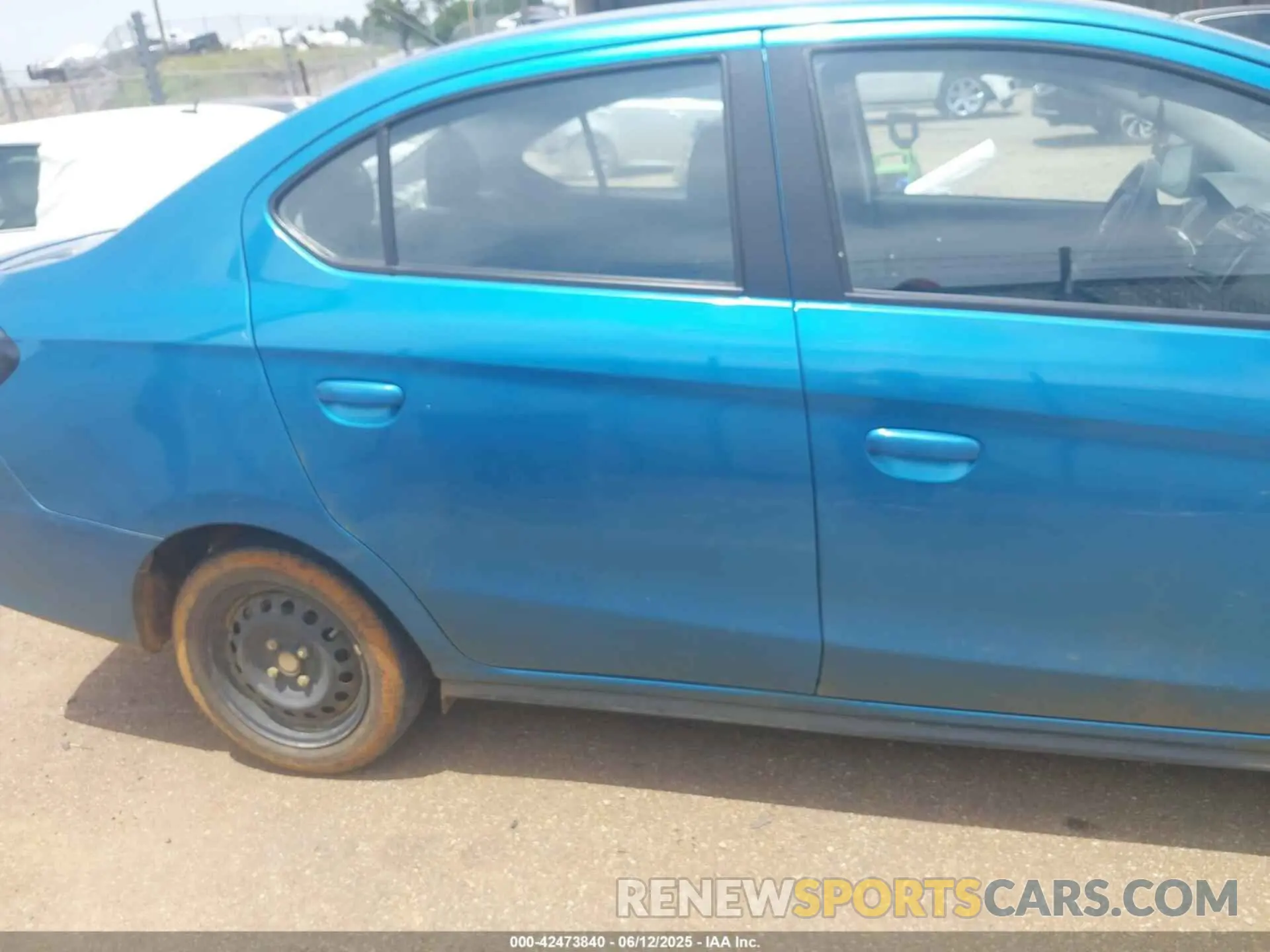 17 fotografías del automóvil dañado ML32FUFJ6PHF06030 MITSUBISHI MIRAGE G4 2023