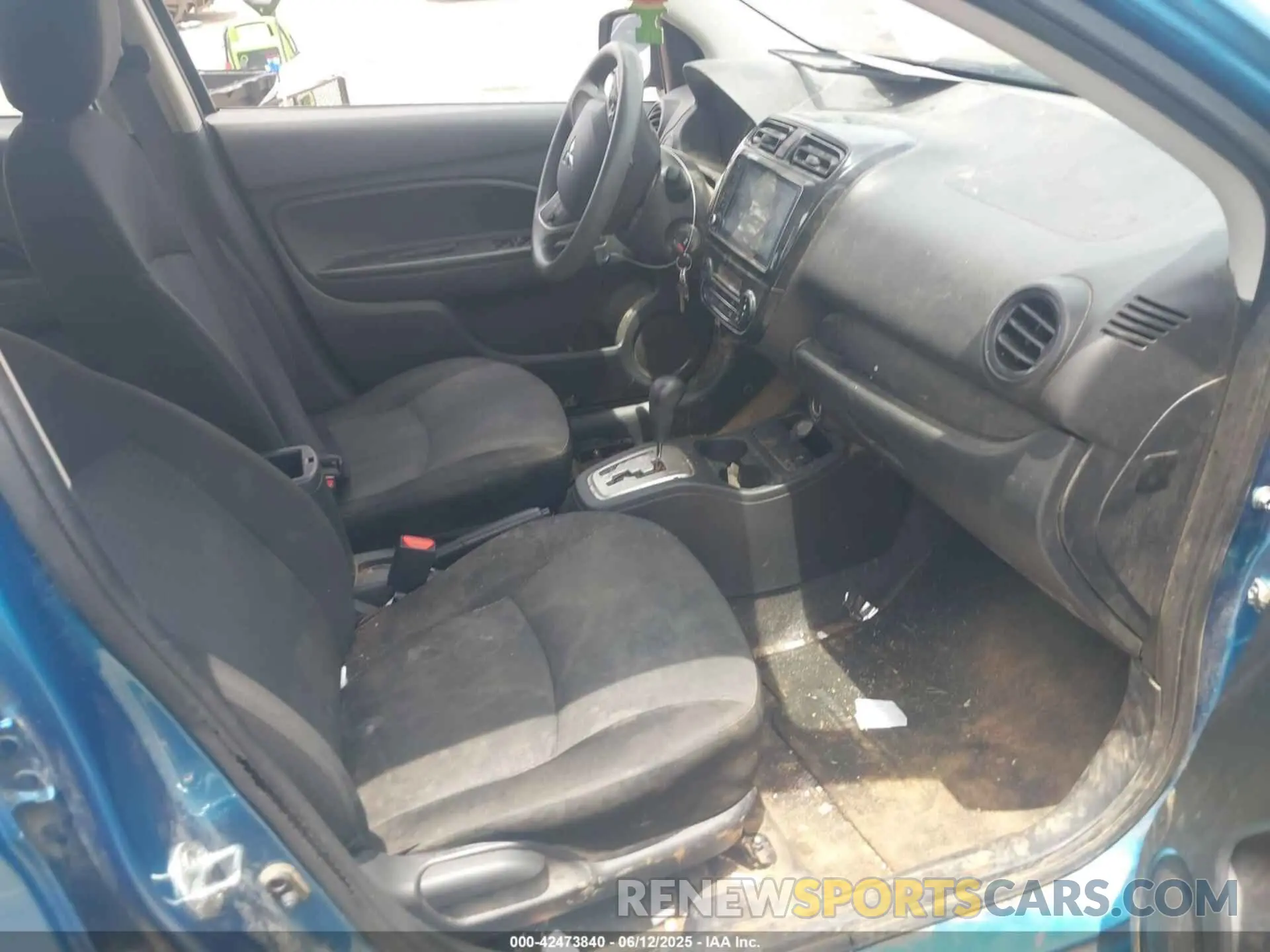 5 fotografías del automóvil dañado ML32FUFJ6PHF06030 MITSUBISHI MIRAGE G4 2023