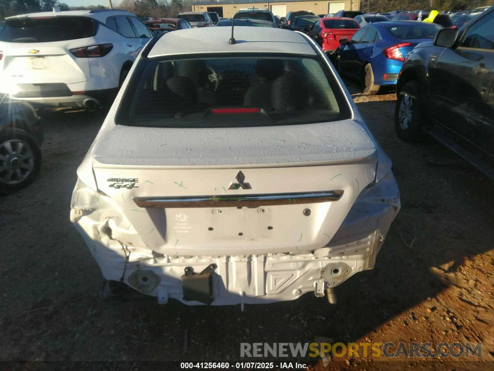 17 fotografías del automóvil dañado ML32FUFJ8PHF01282 MITSUBISHI MIRAGE G4 2023