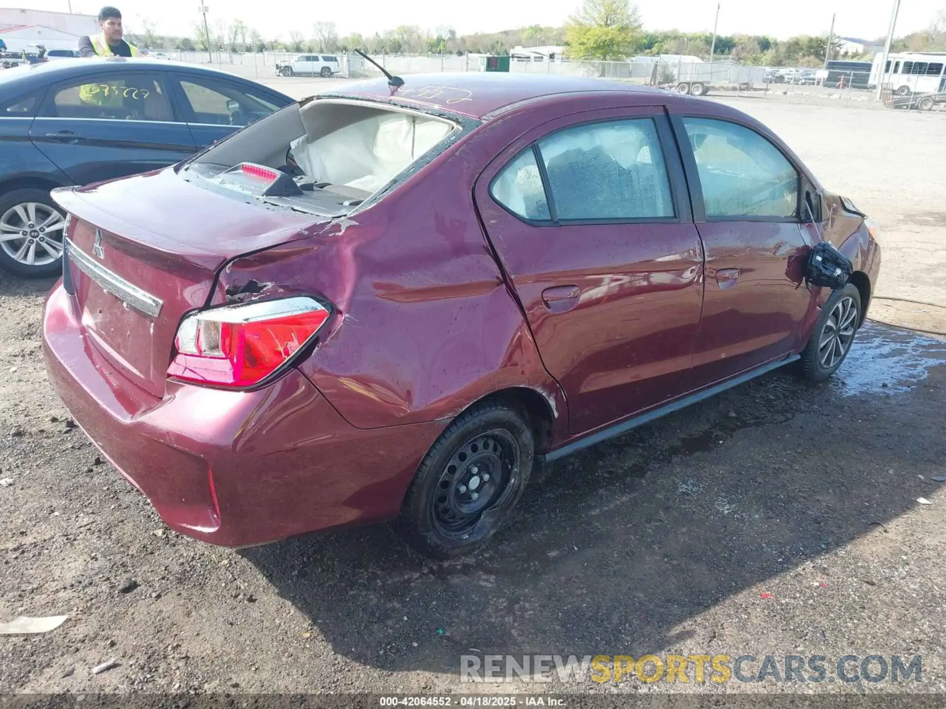 4 fotografías del automóvil dañado ML32FUFJ8PHF01380 MITSUBISHI MIRAGE G4 2023