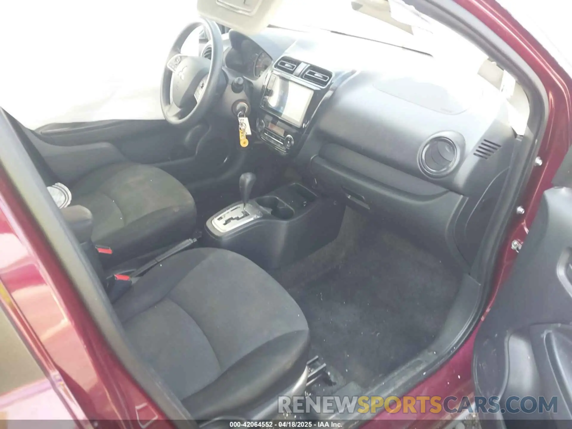 5 fotografías del automóvil dañado ML32FUFJ8PHF01380 MITSUBISHI MIRAGE G4 2023