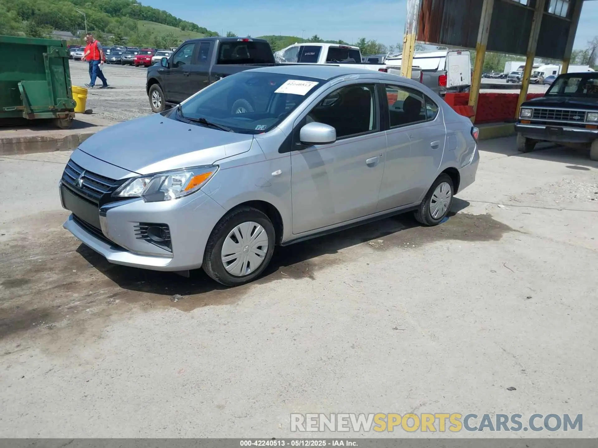 2 fotografías del automóvil dañado ML32FUFJ8PHF04683 MITSUBISHI MIRAGE G4 2023