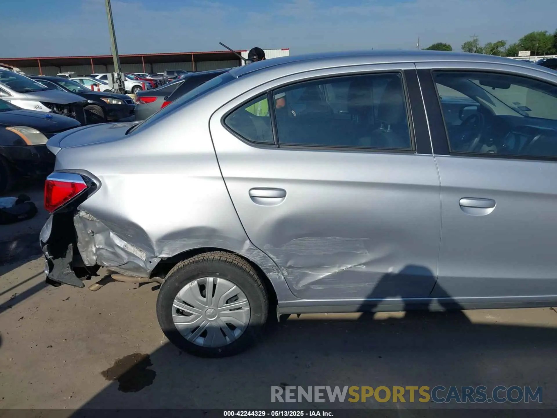 6 fotografías del automóvil dañado ML32FUFJXPHF04233 MITSUBISHI MIRAGE G4 2023