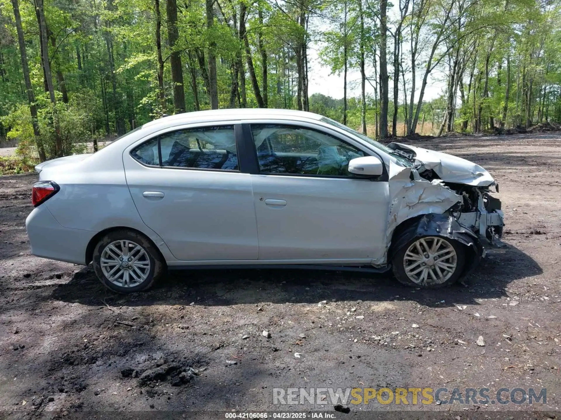 14 fotografías del automóvil dañado ML32FVFJ3PHF00899 MITSUBISHI MIRAGE G4 2023